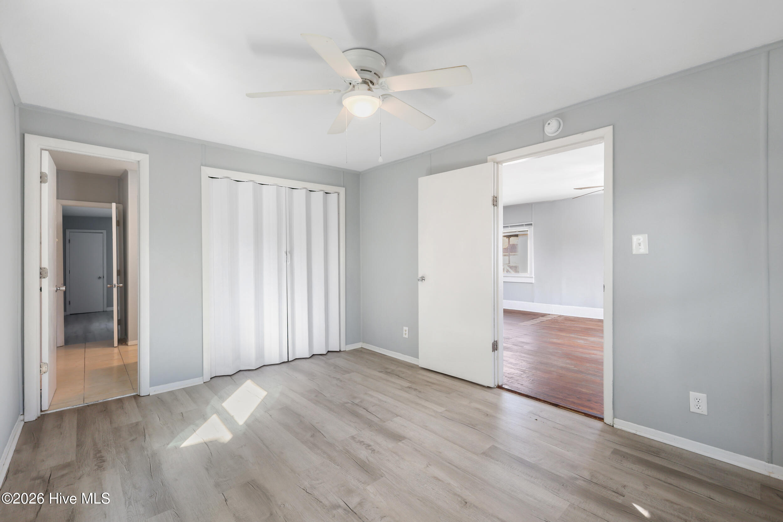 100561593 | Photo 17