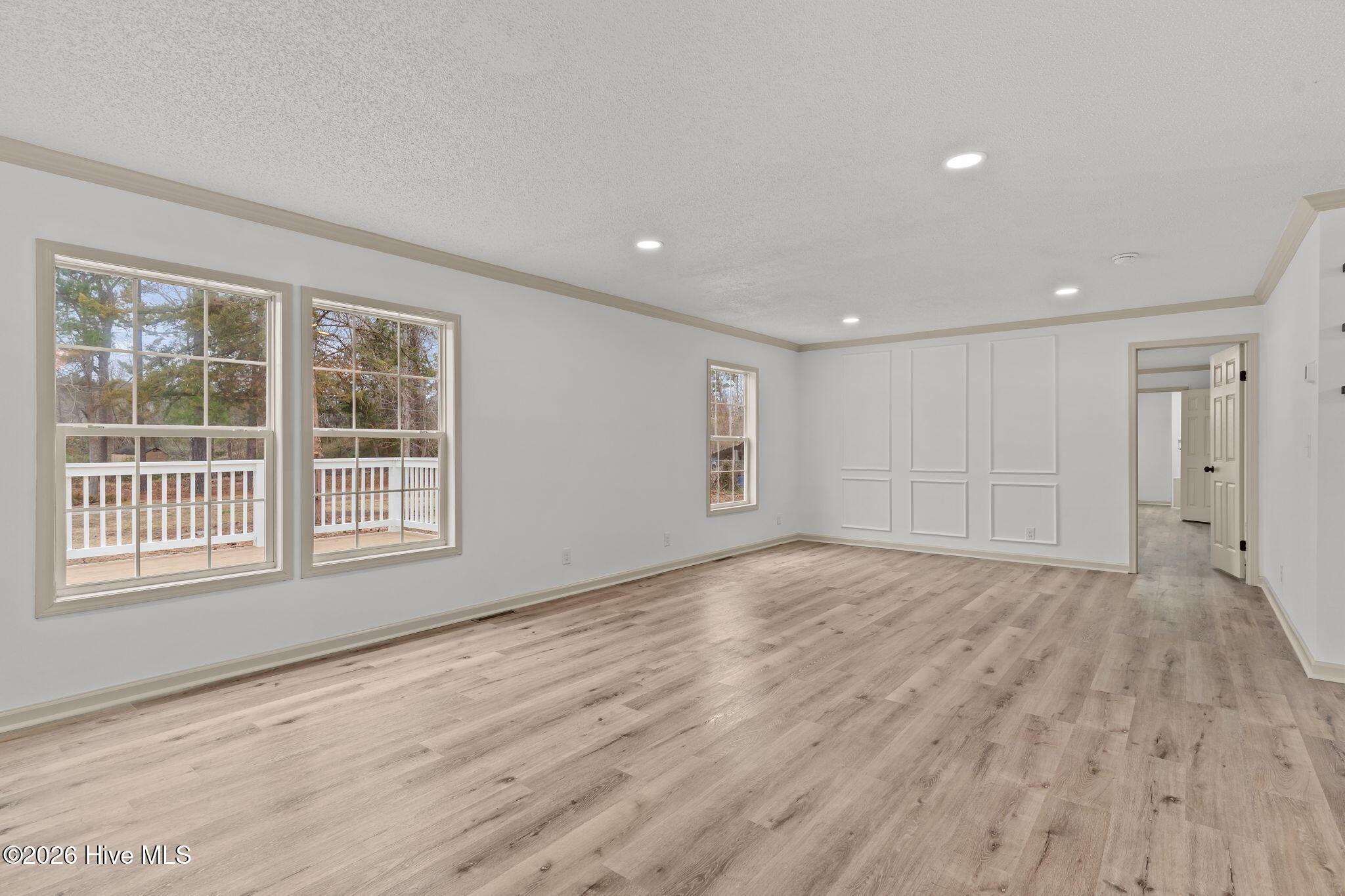 100557203 | Photo 11