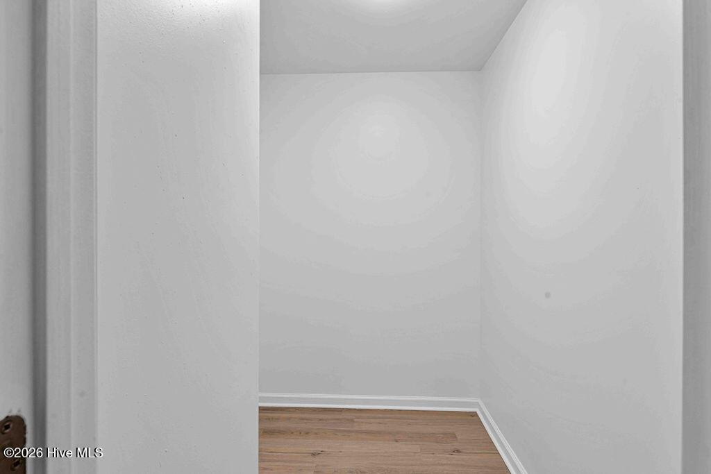 100557363 | Photo 21