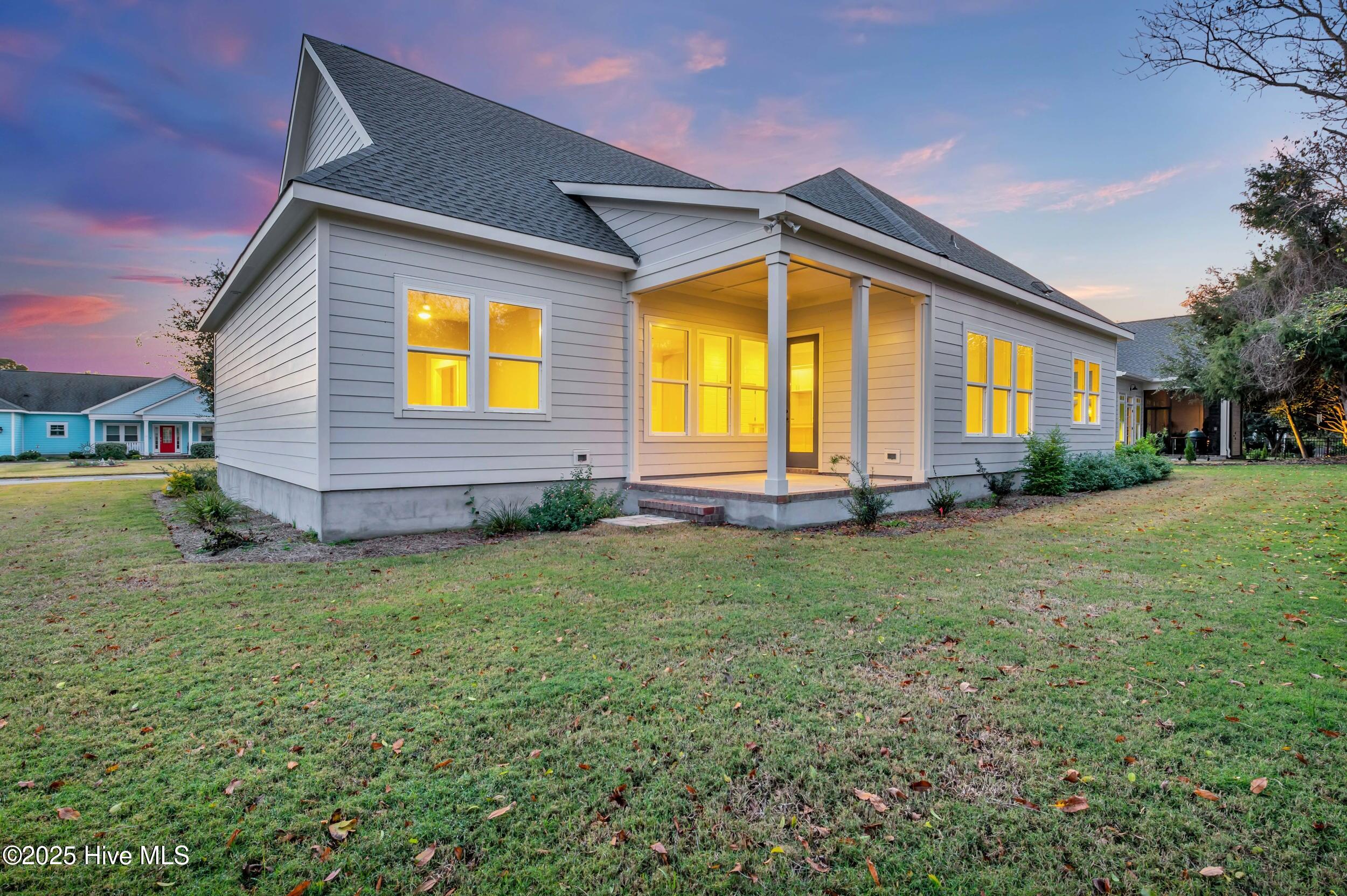 100542889 | Photo 62