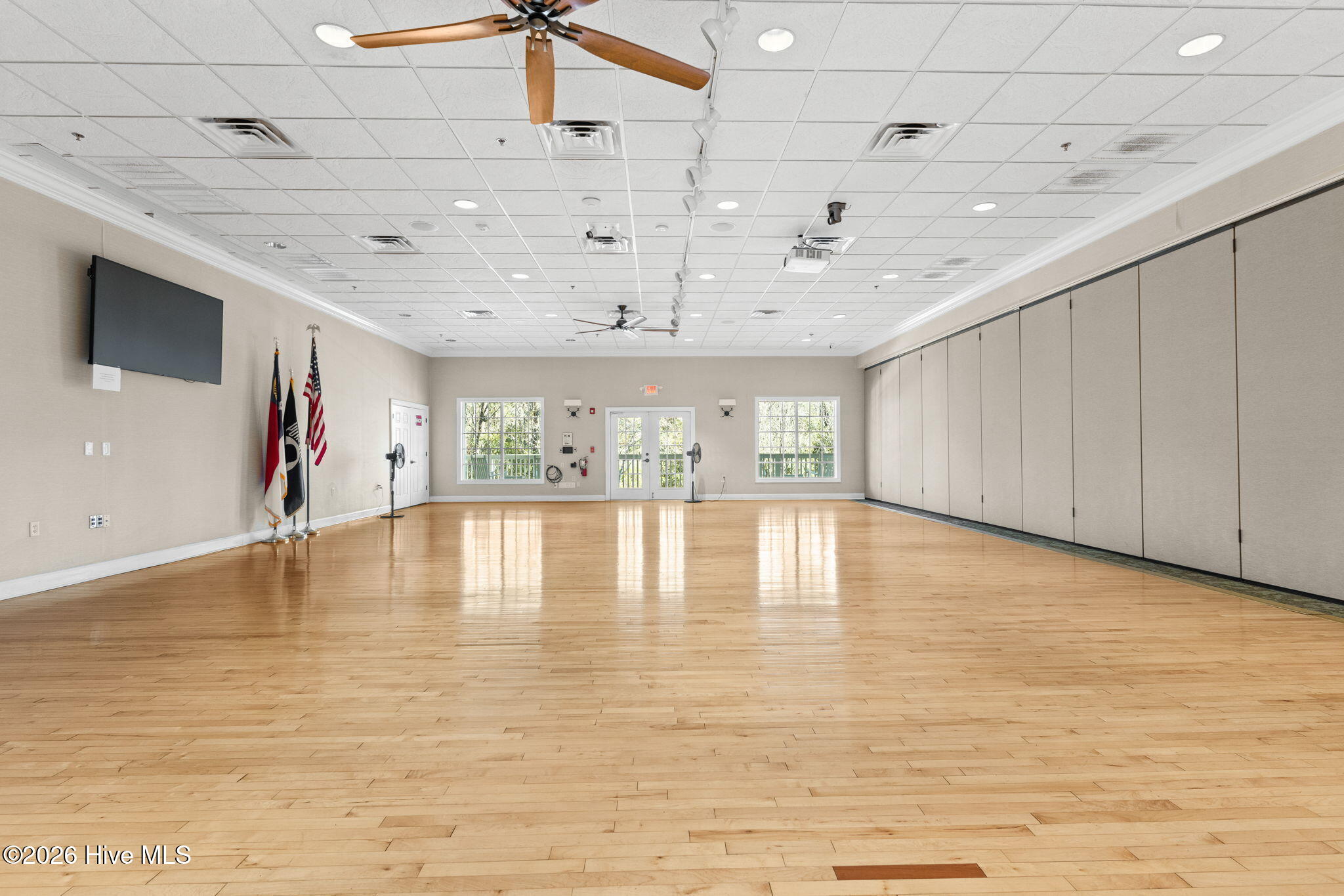 100553599 | Photo 60