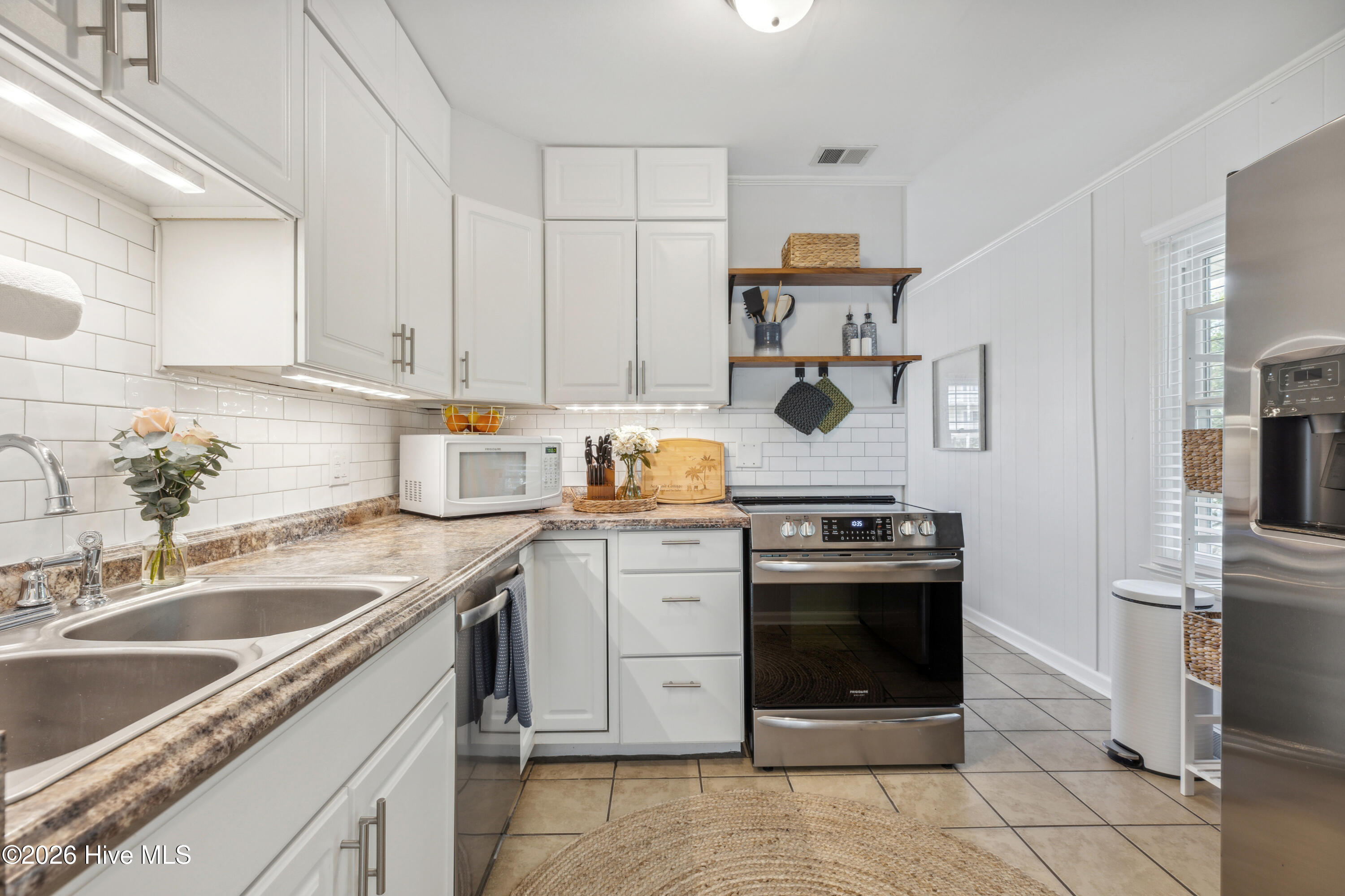 100569125 | Photo 15