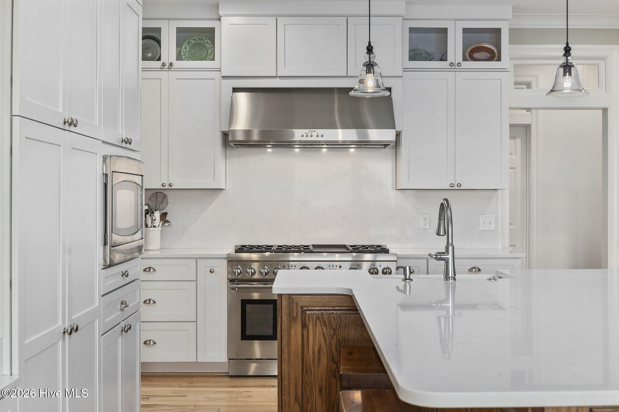 100553128 | Photo 26