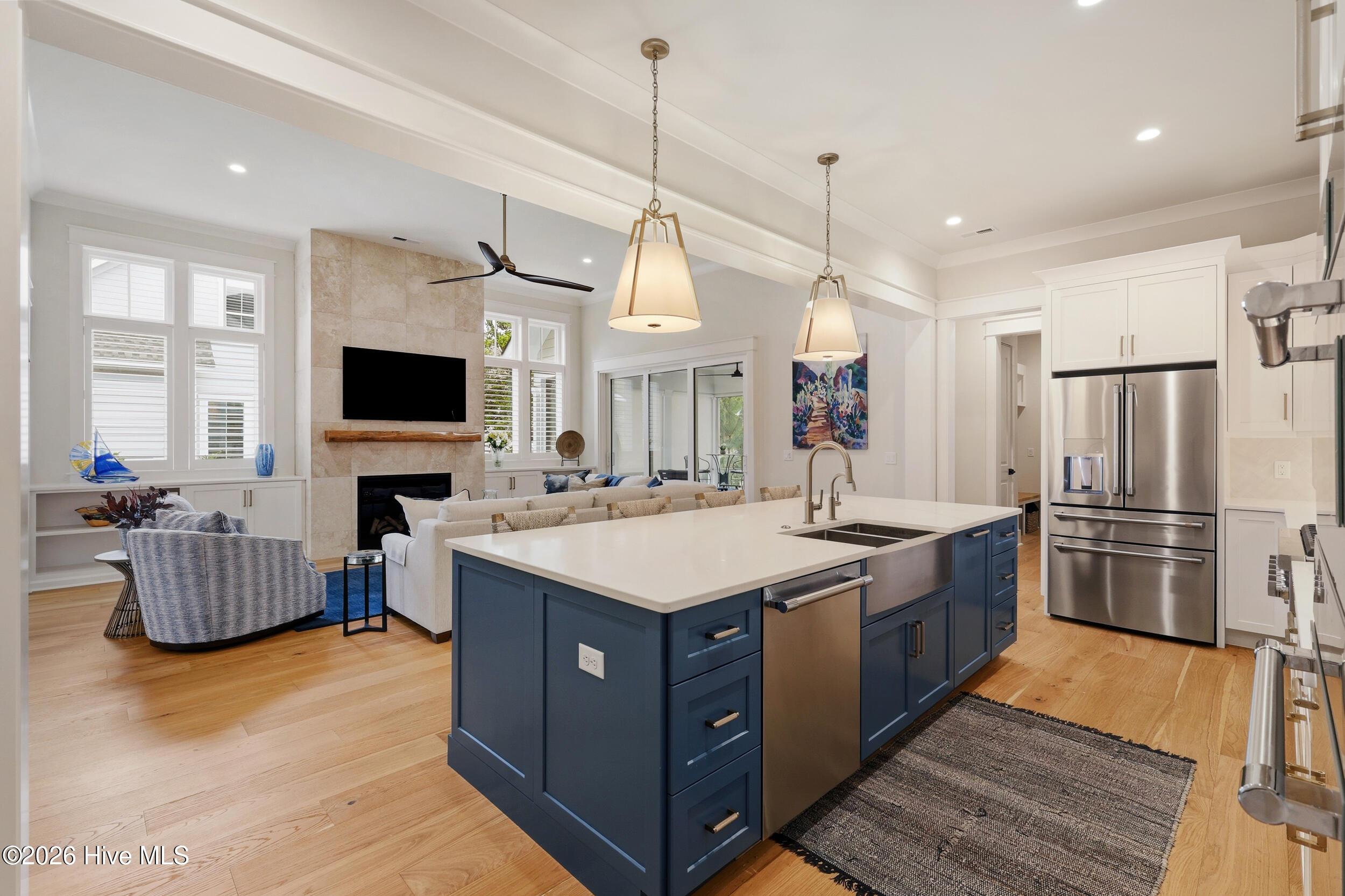 100566937 | Photo 24