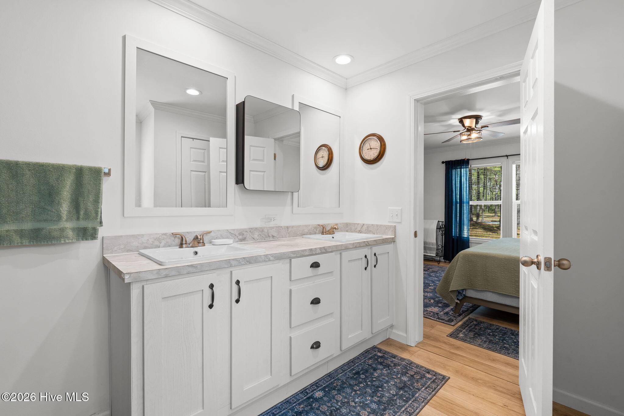 100567868 | Photo 17