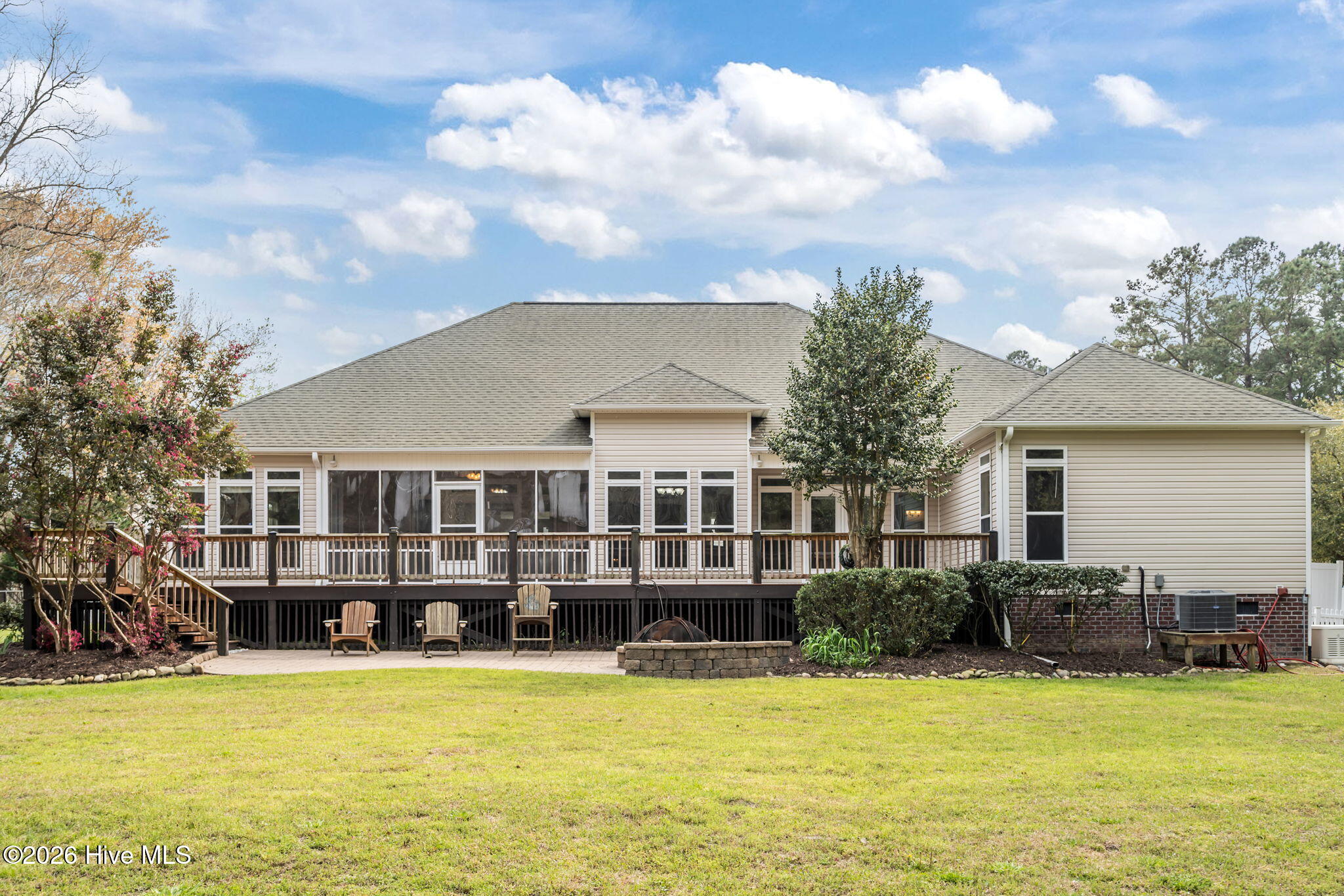 100562533 | Photo 49