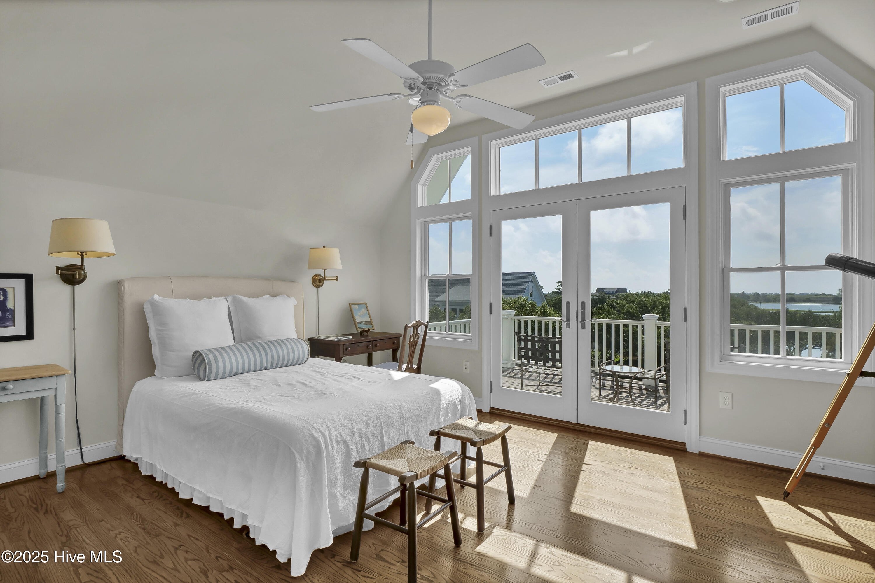 100528059 | Photo 37