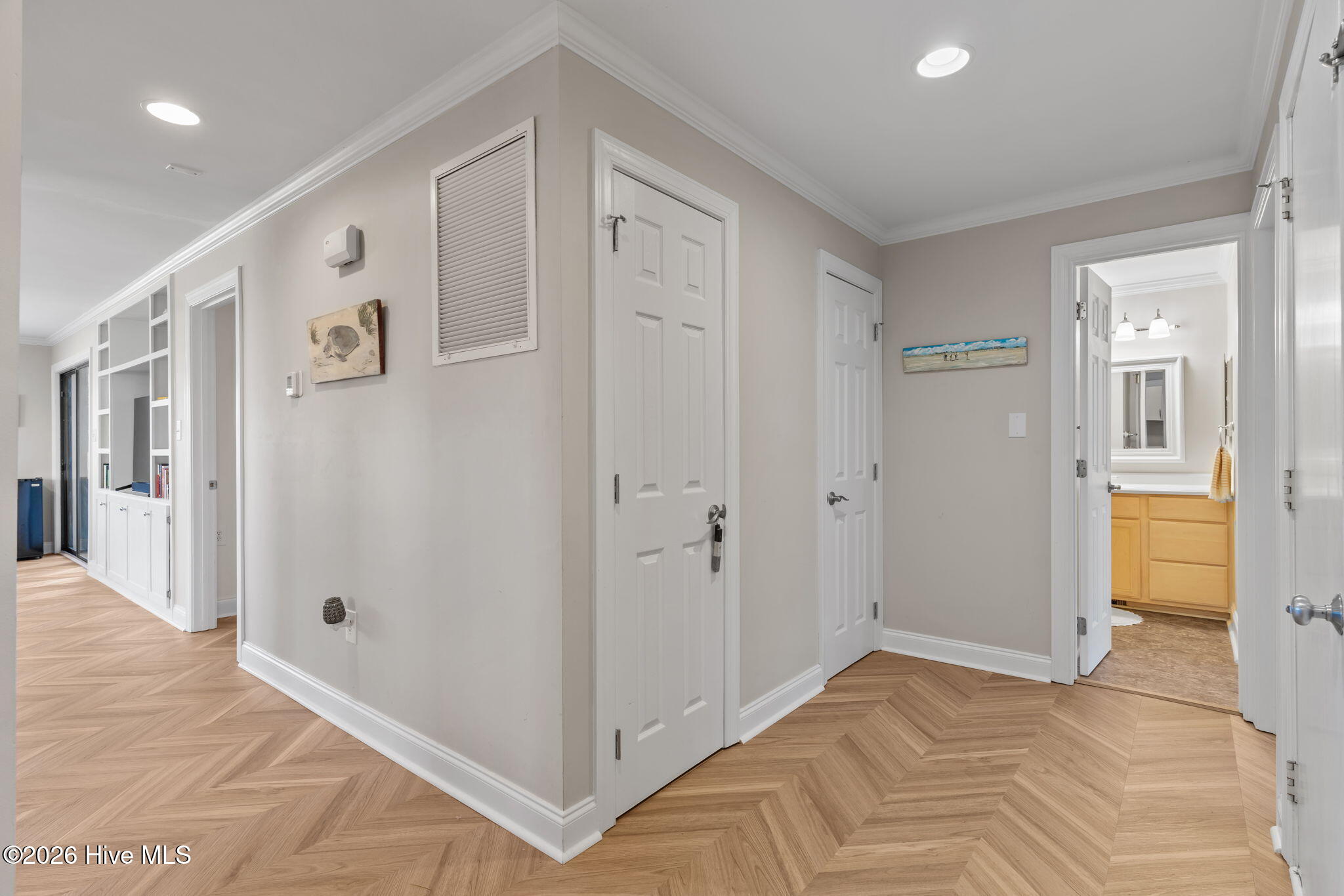 100558305 | Photo 10