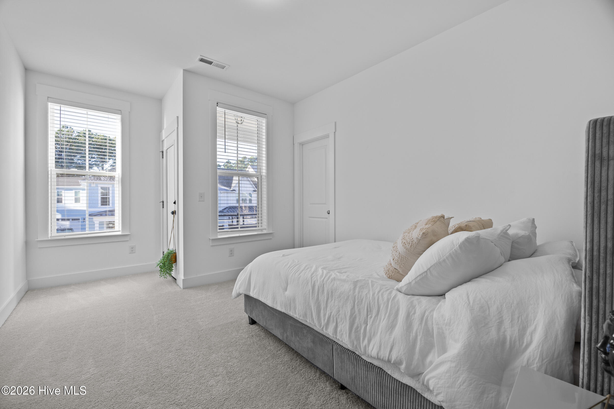 100551783 | Photo 22