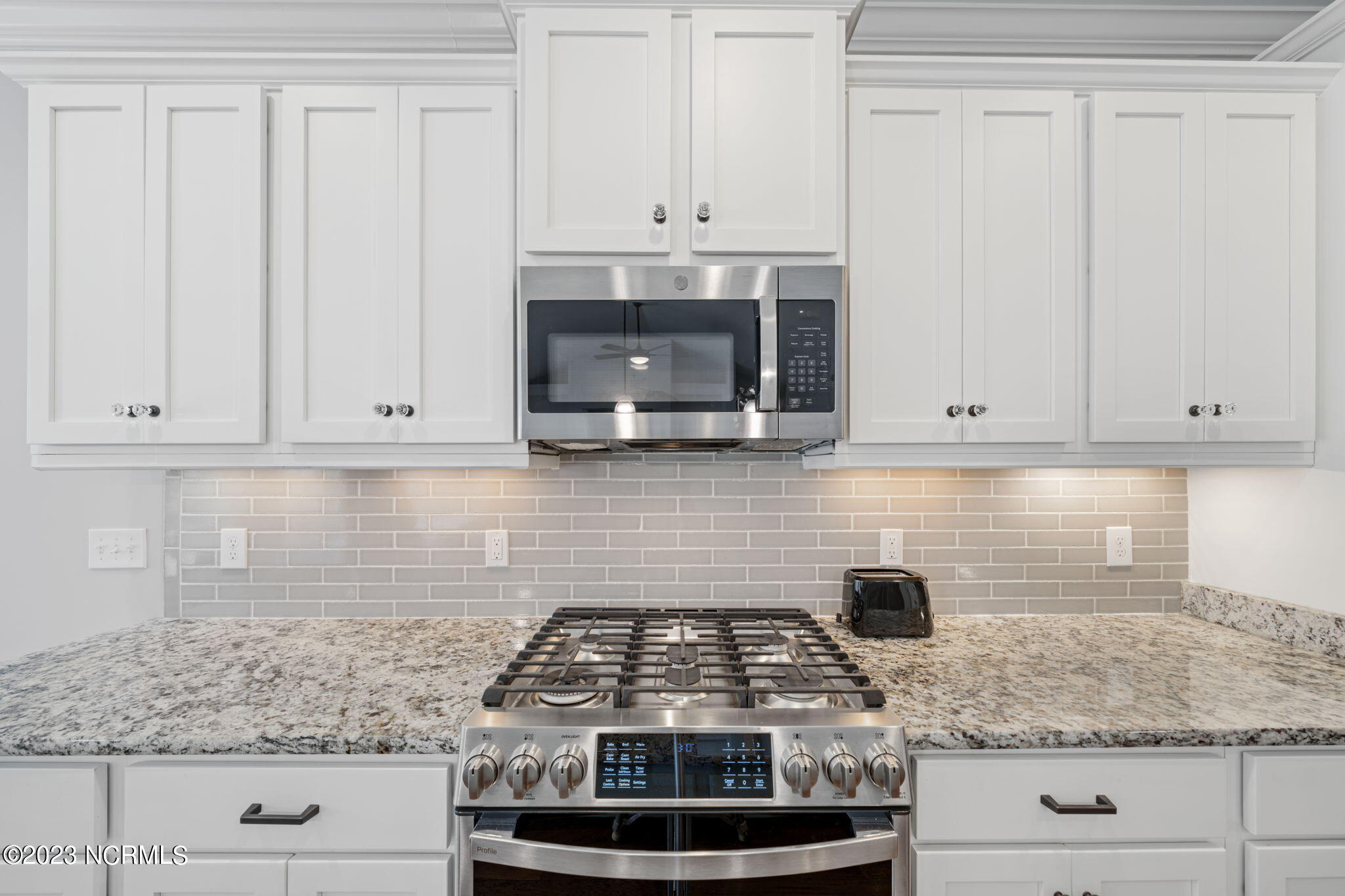 100553667 | Photo 22