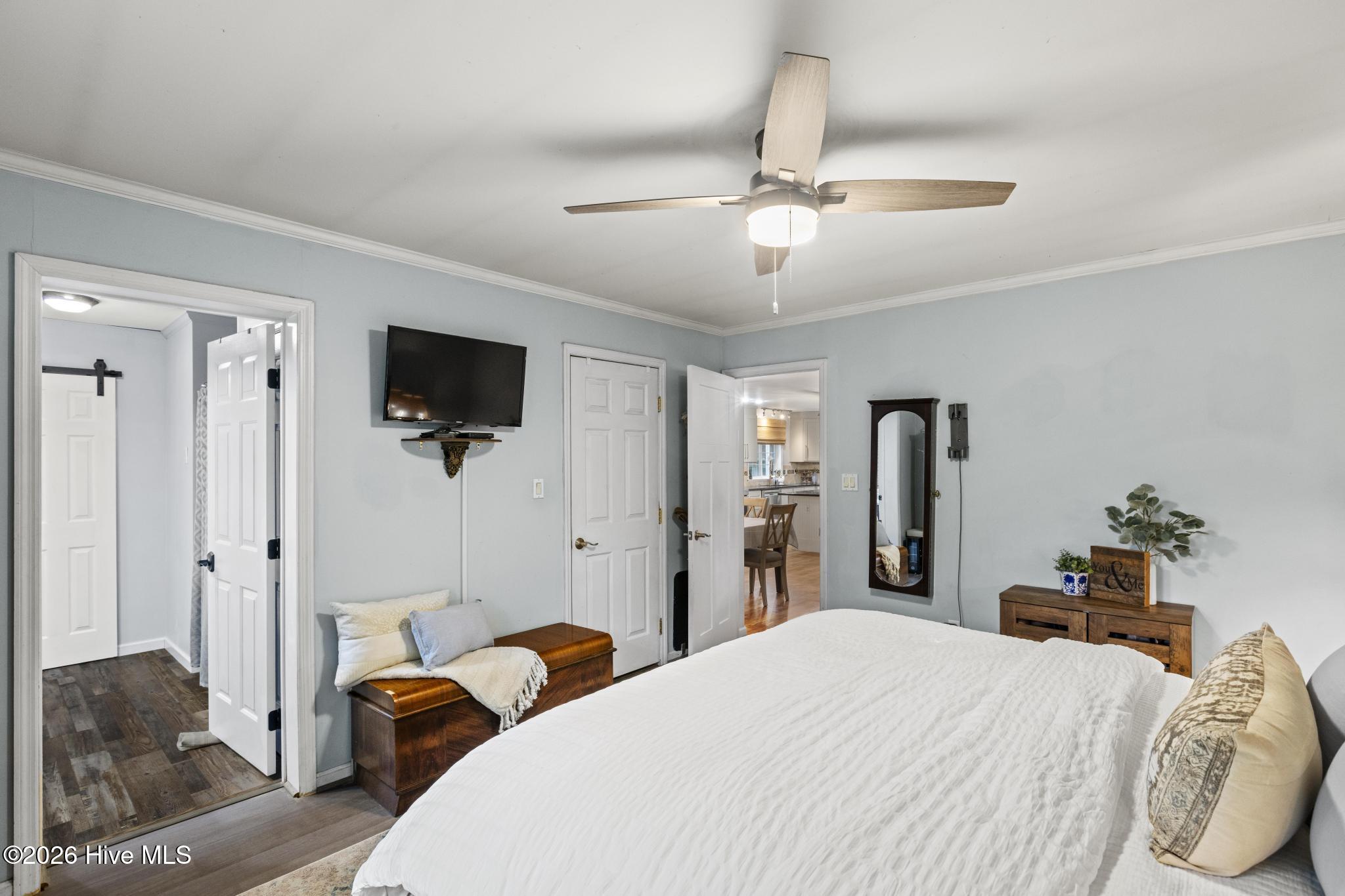 100569223 | Photo 26