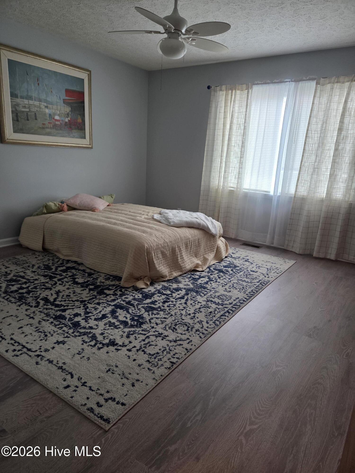 100551158 | Photo 23