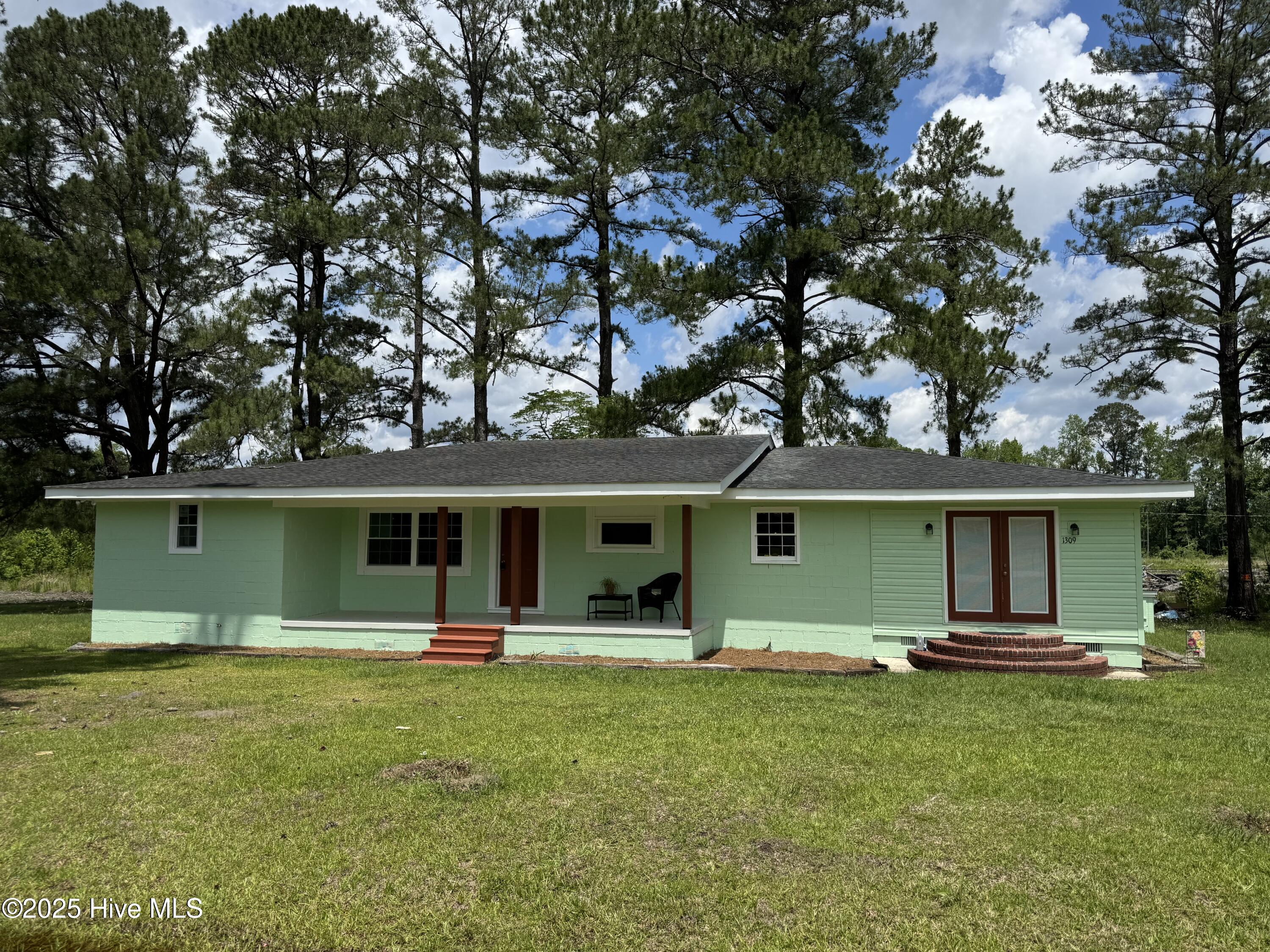 Homes for sale in Whiteville, NC | 1309 Gaston Sellers Rd, Whiteville, NC 28472 | MLS# 100507548