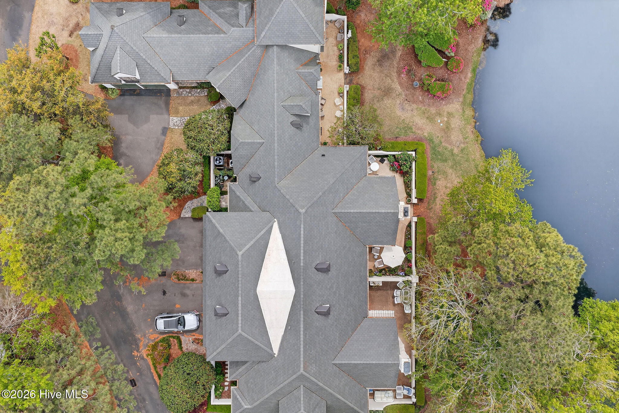 100565960 | Photo 68