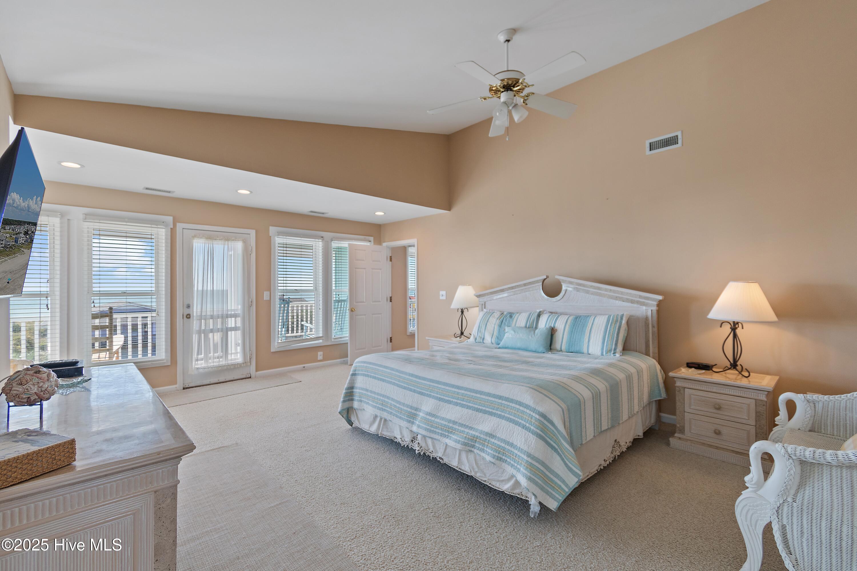 100536498 | Photo 41