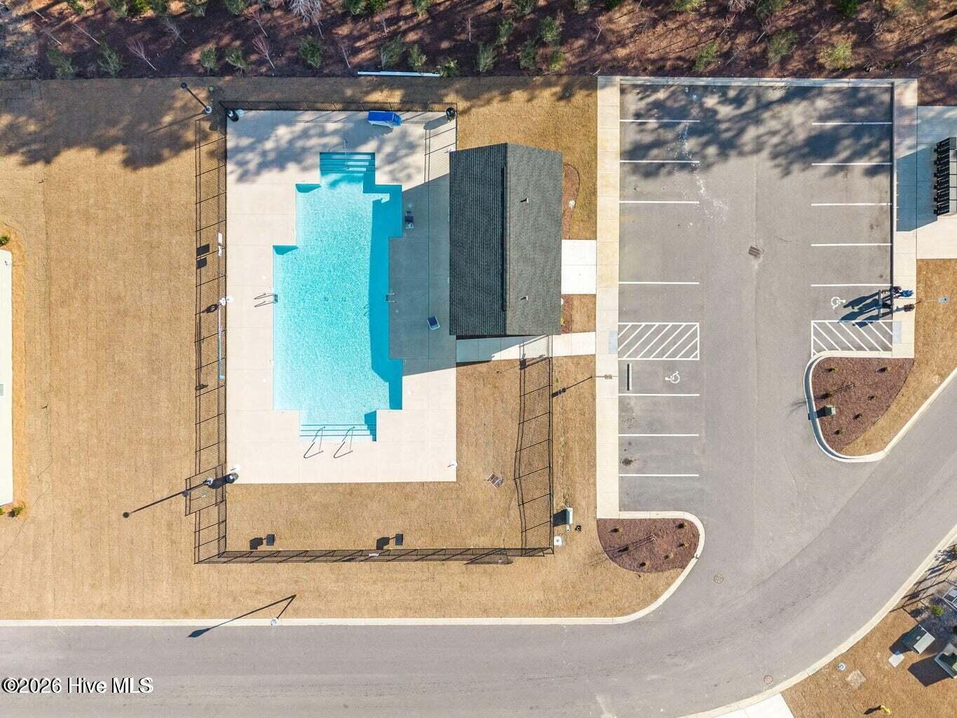 100561808 | Photo 25