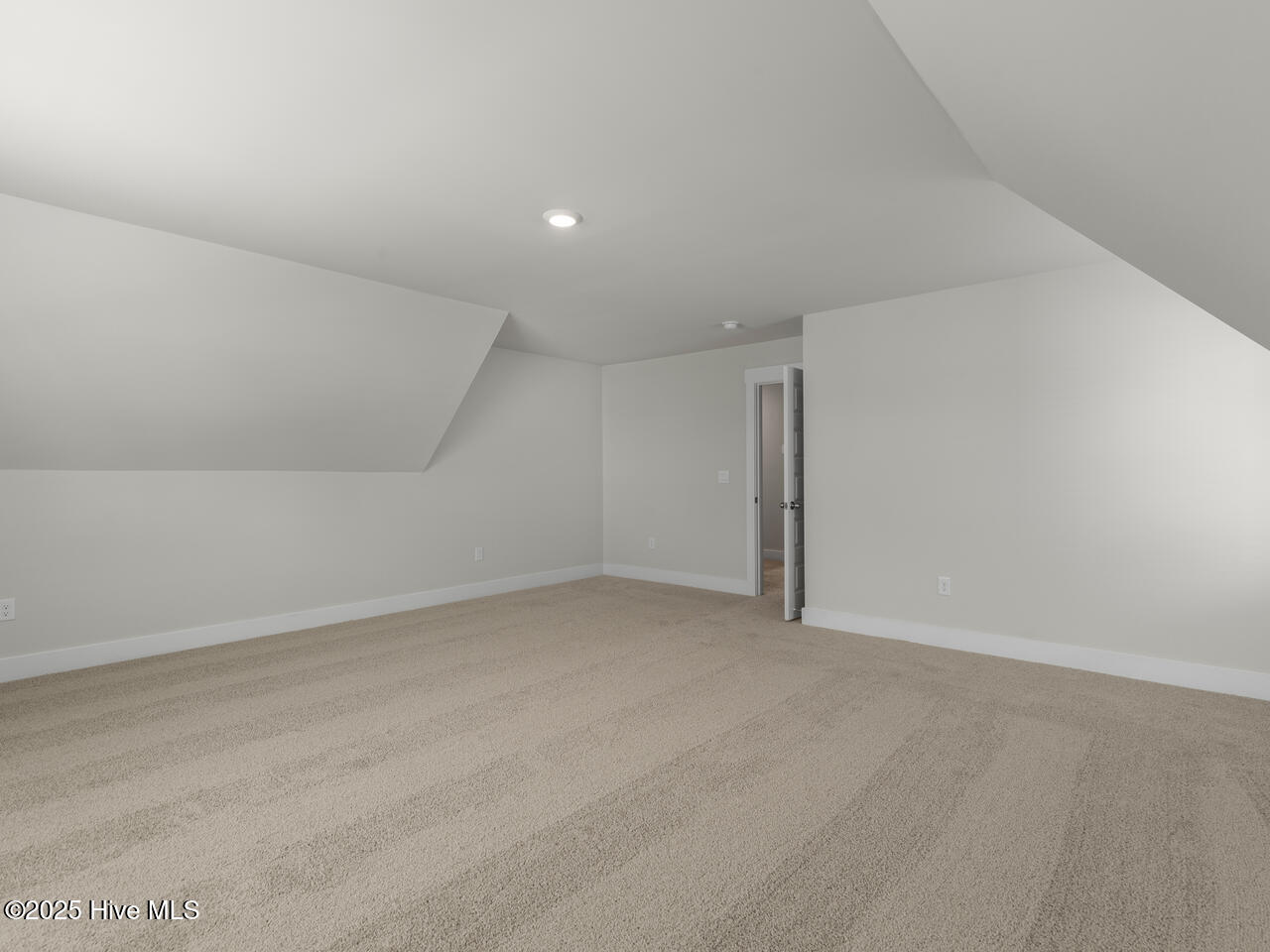 100536995 | Photo 40