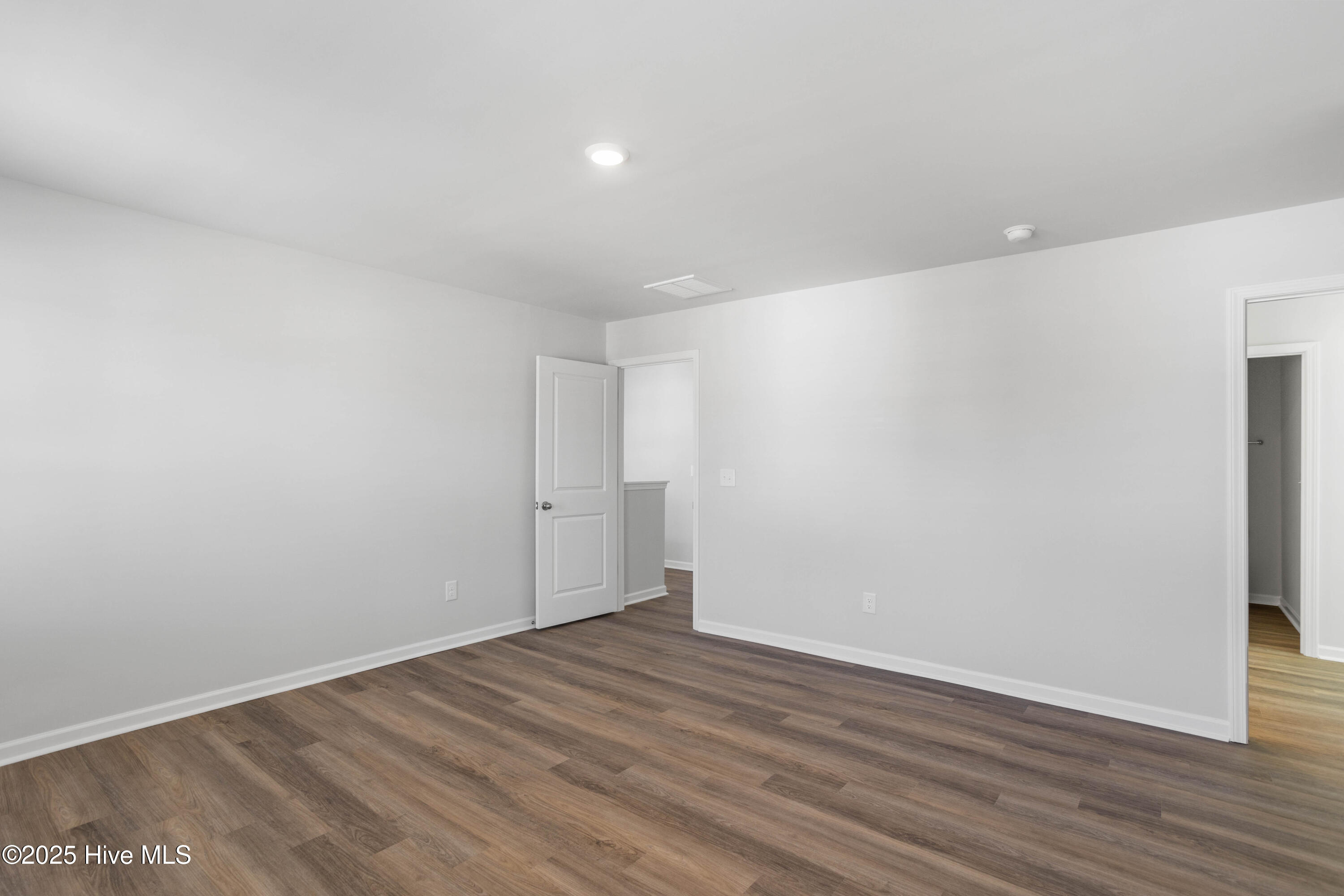 100524204 | Photo 17