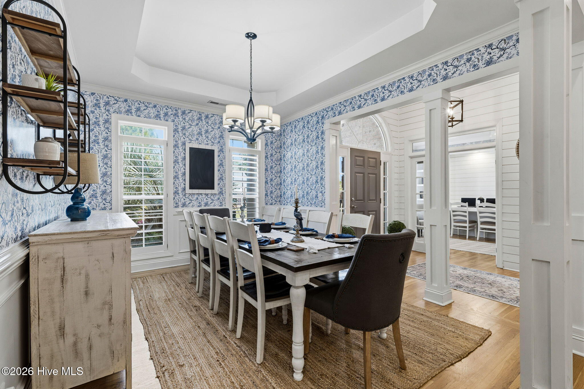 100561515 | Photo 38