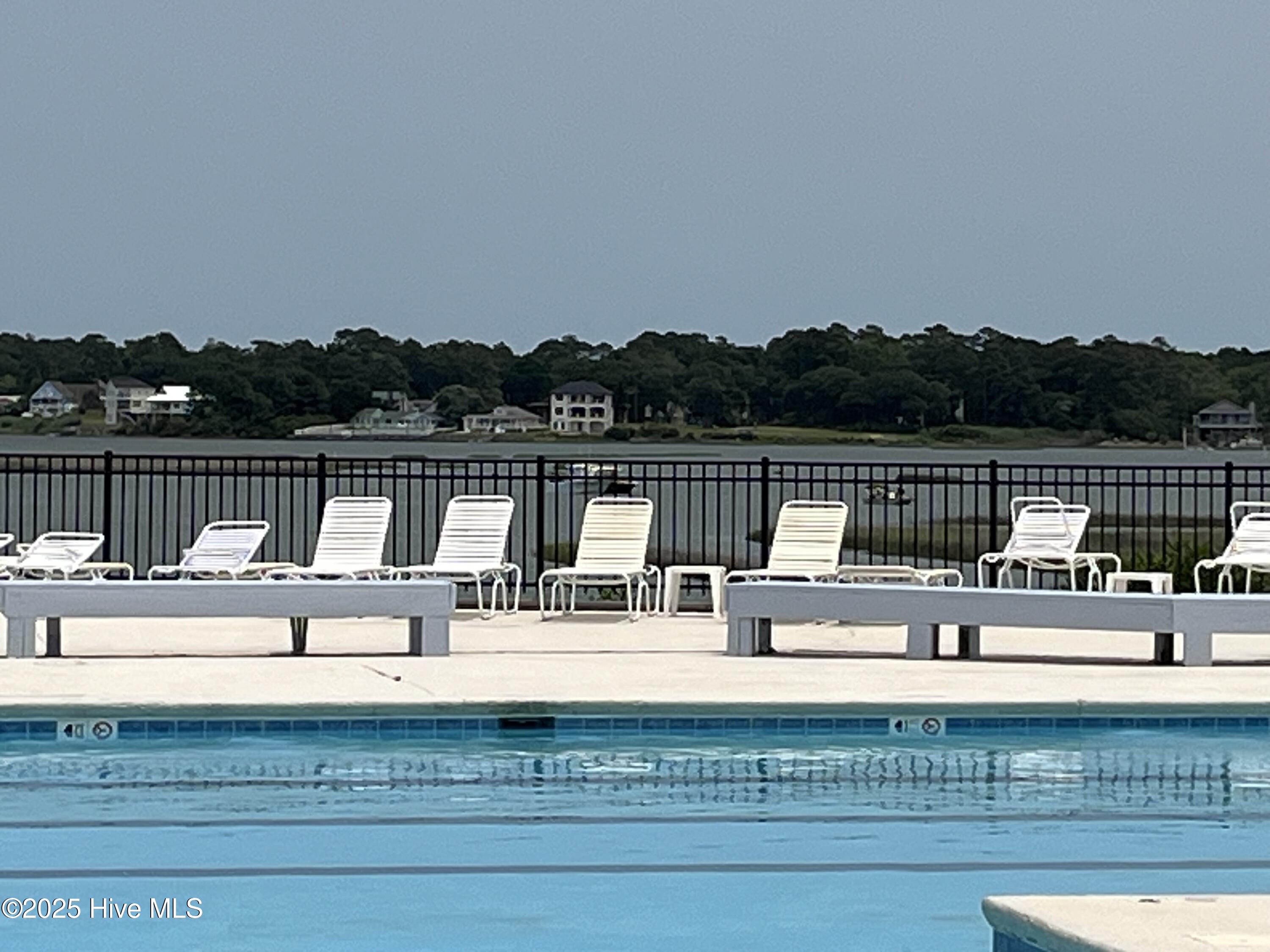 100511764 | Photo 71