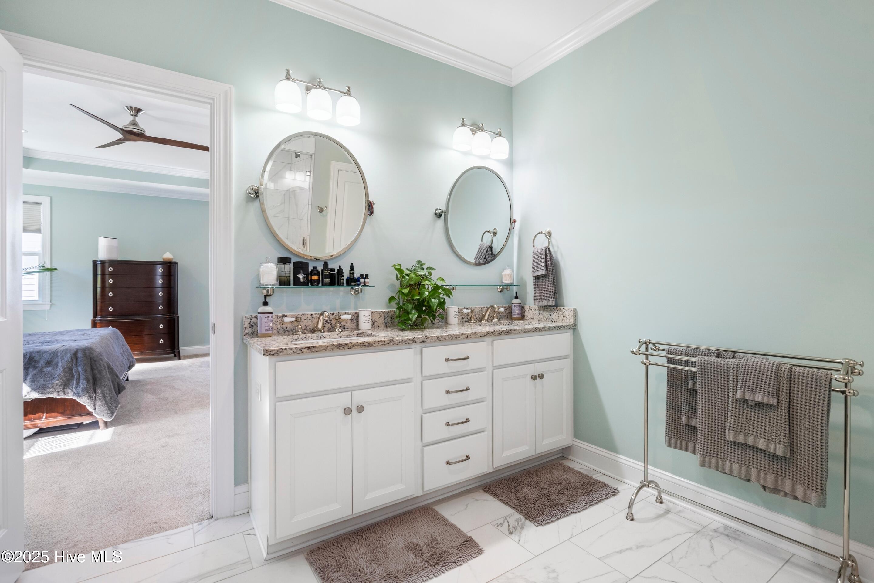 100538062 | Photo 51