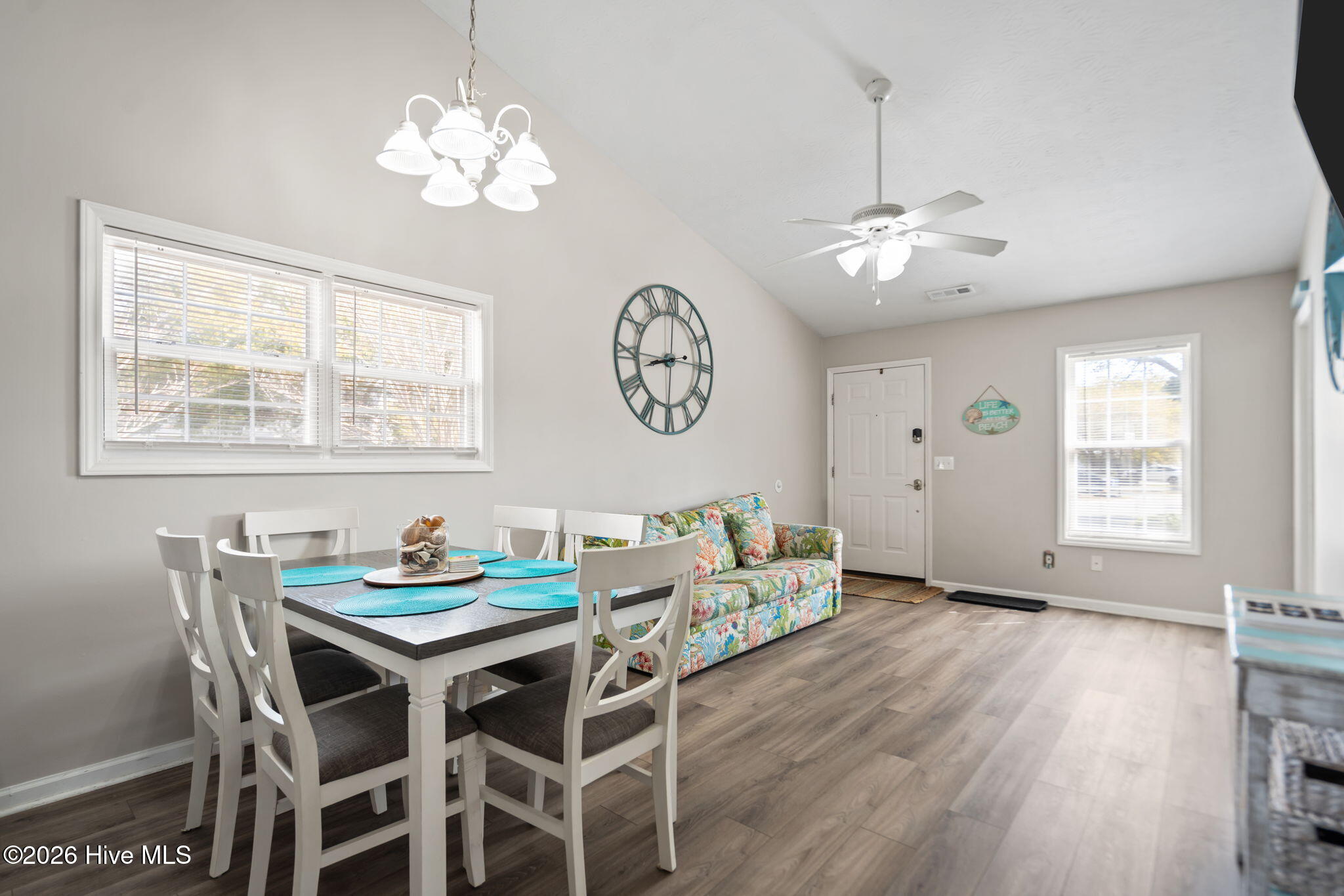 100563094 | Photo 11