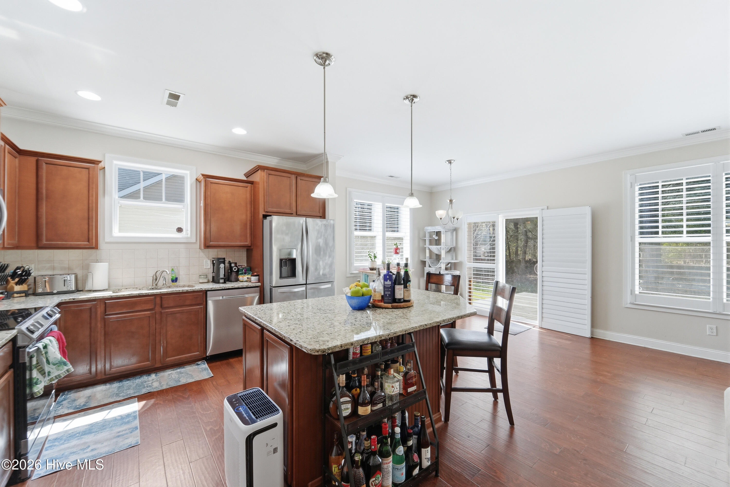 100562965 | Photo 31