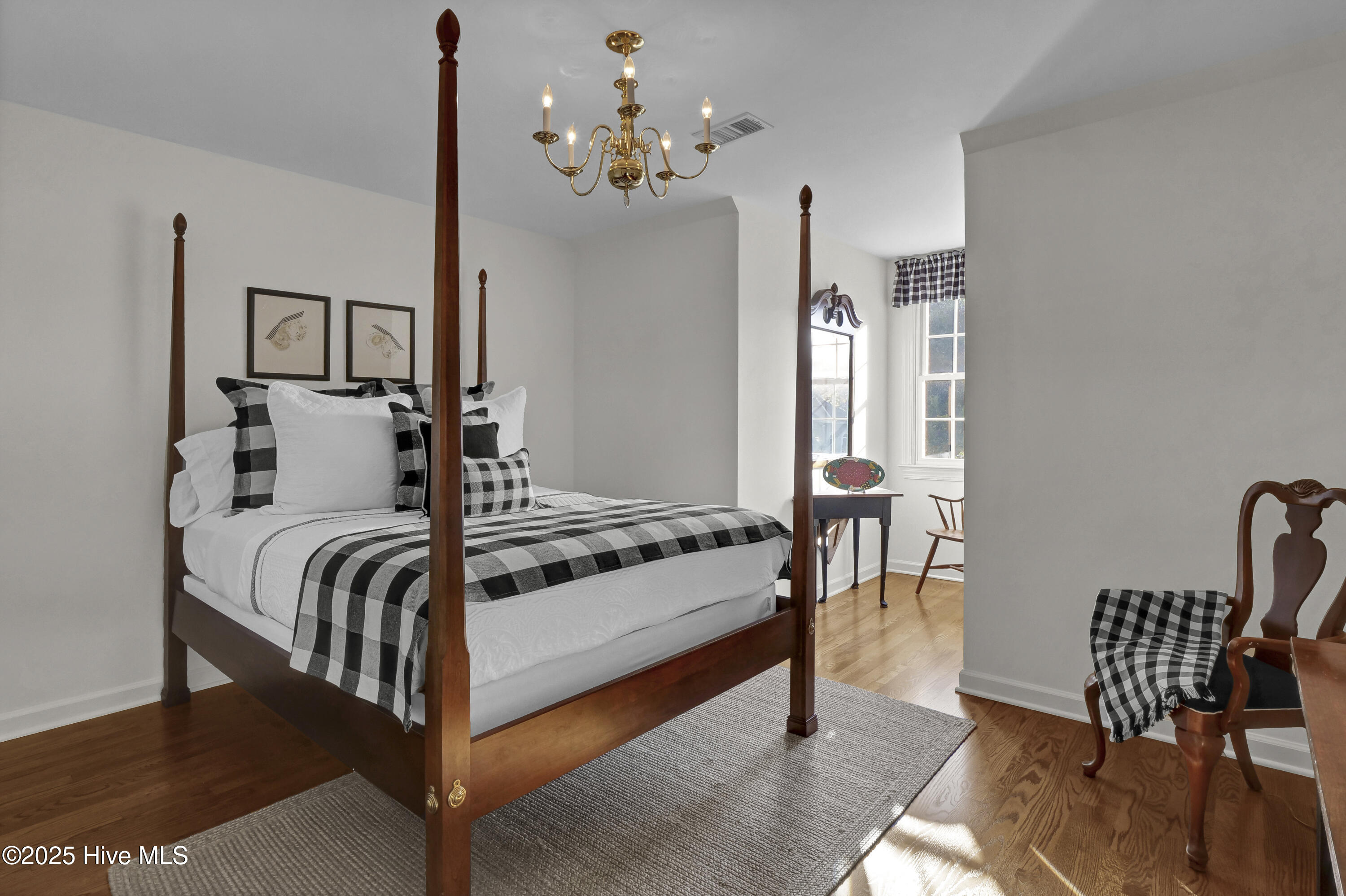 100541341 | Photo 48