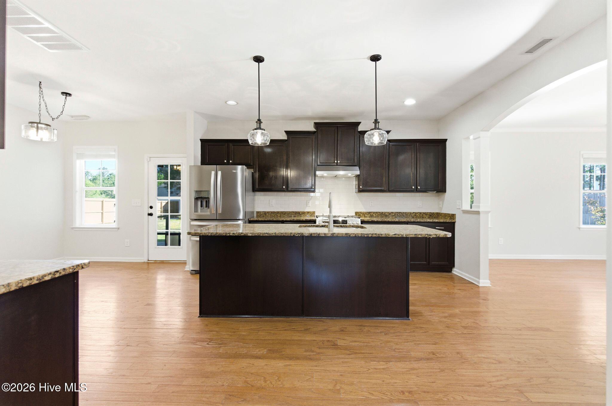 100566859 | Photo 21