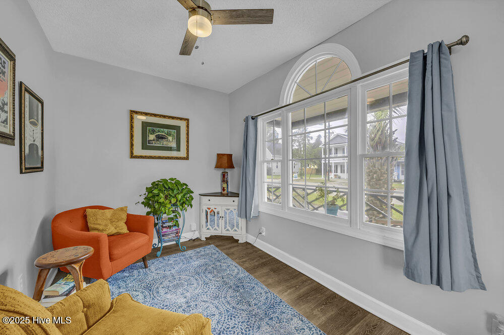 100538169 | Photo 12