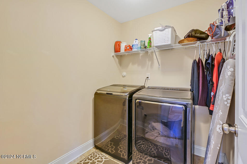 100565738 | Photo 29