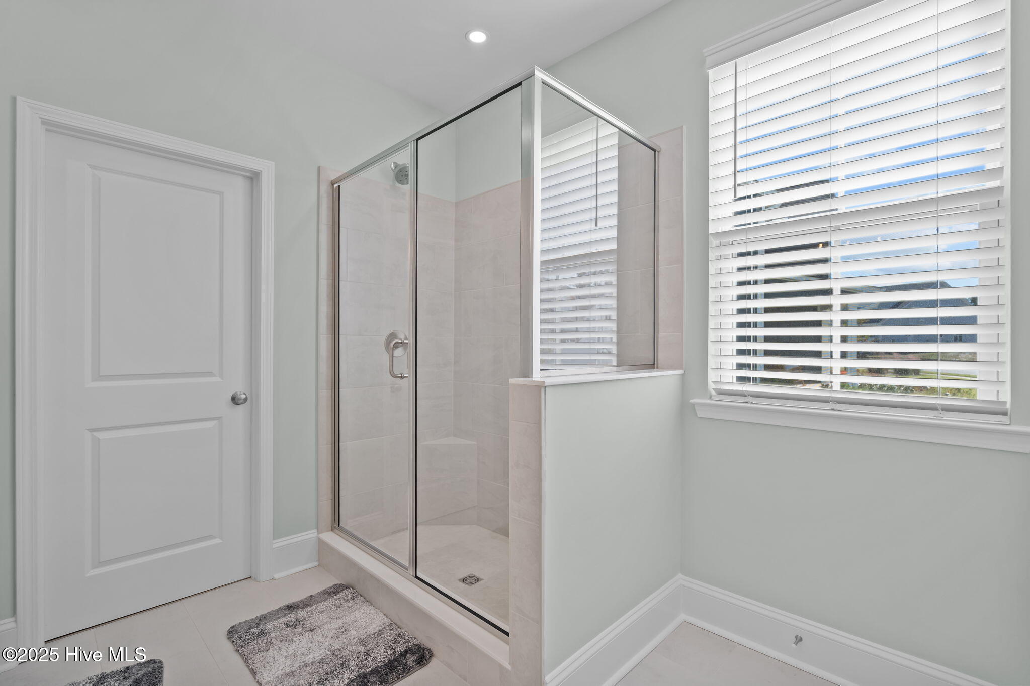 100537775 | Photo 25