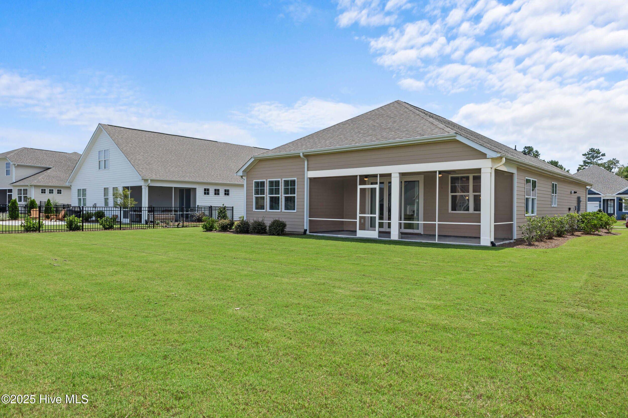 100518034 | Photo 39