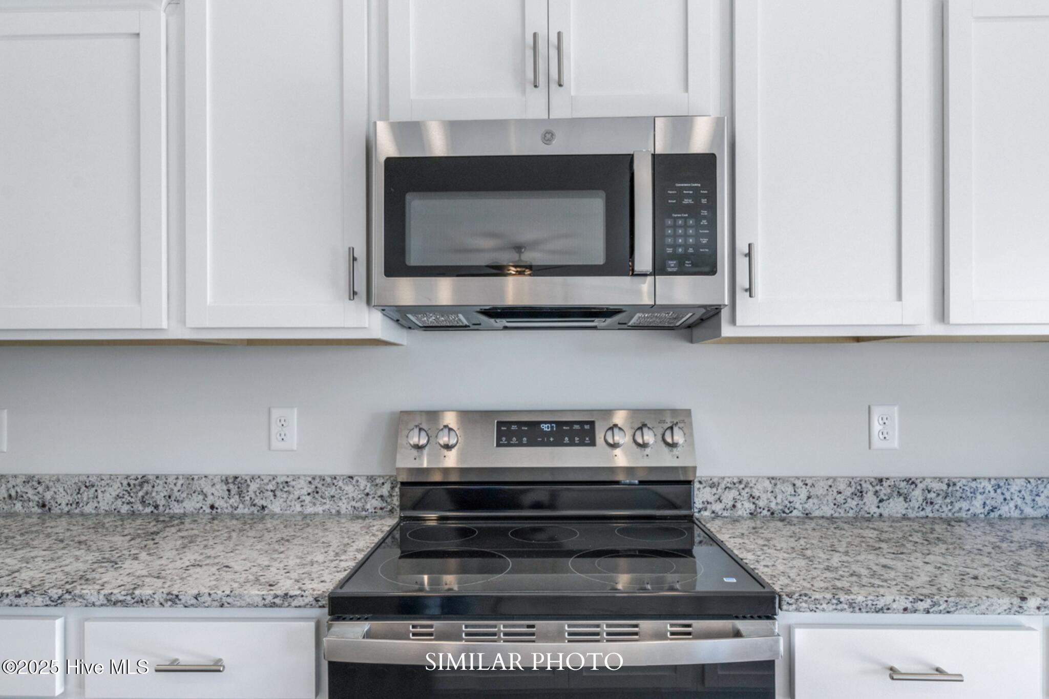 100530670 | Photo 24