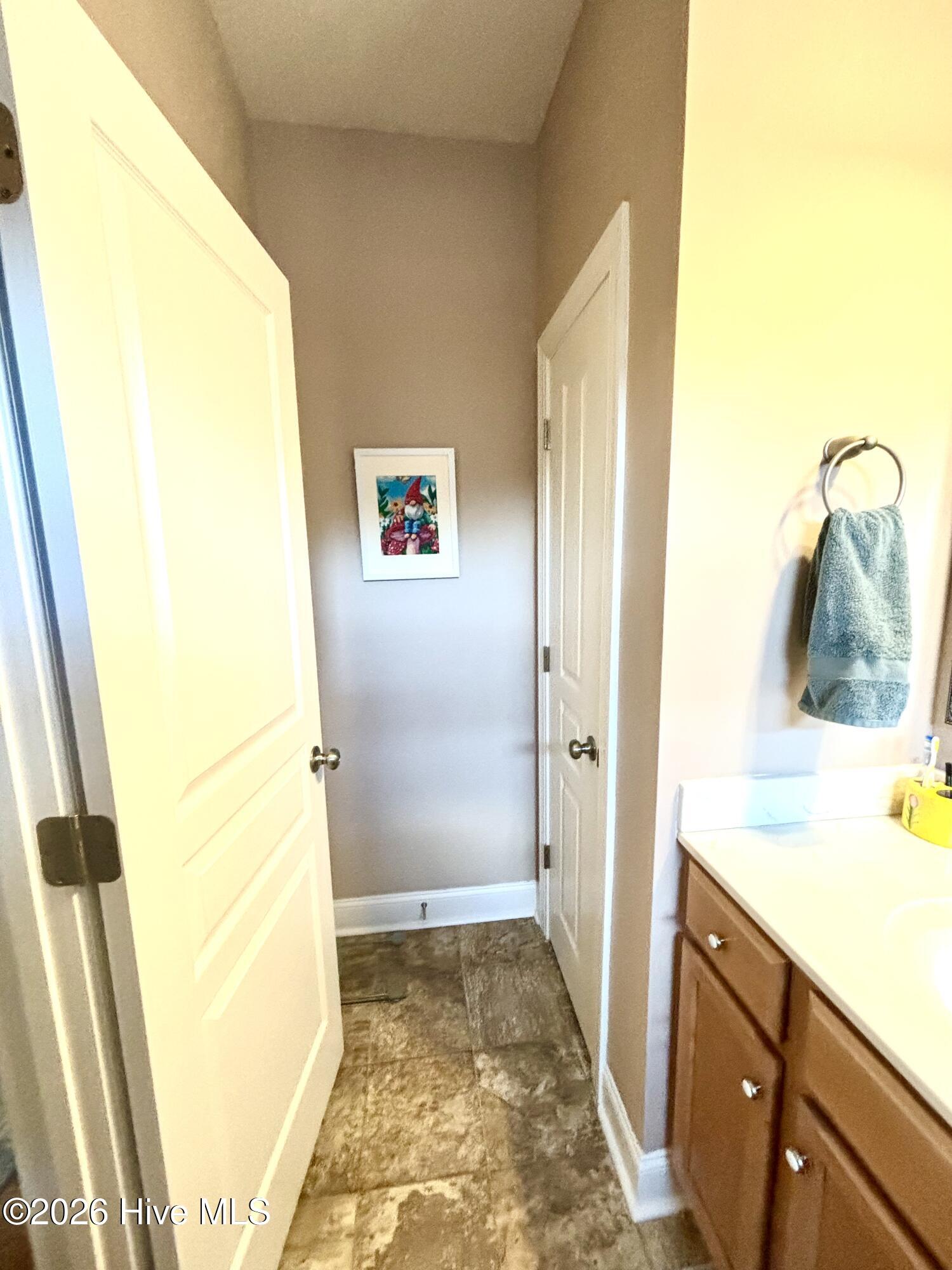 100559423 | Photo 12