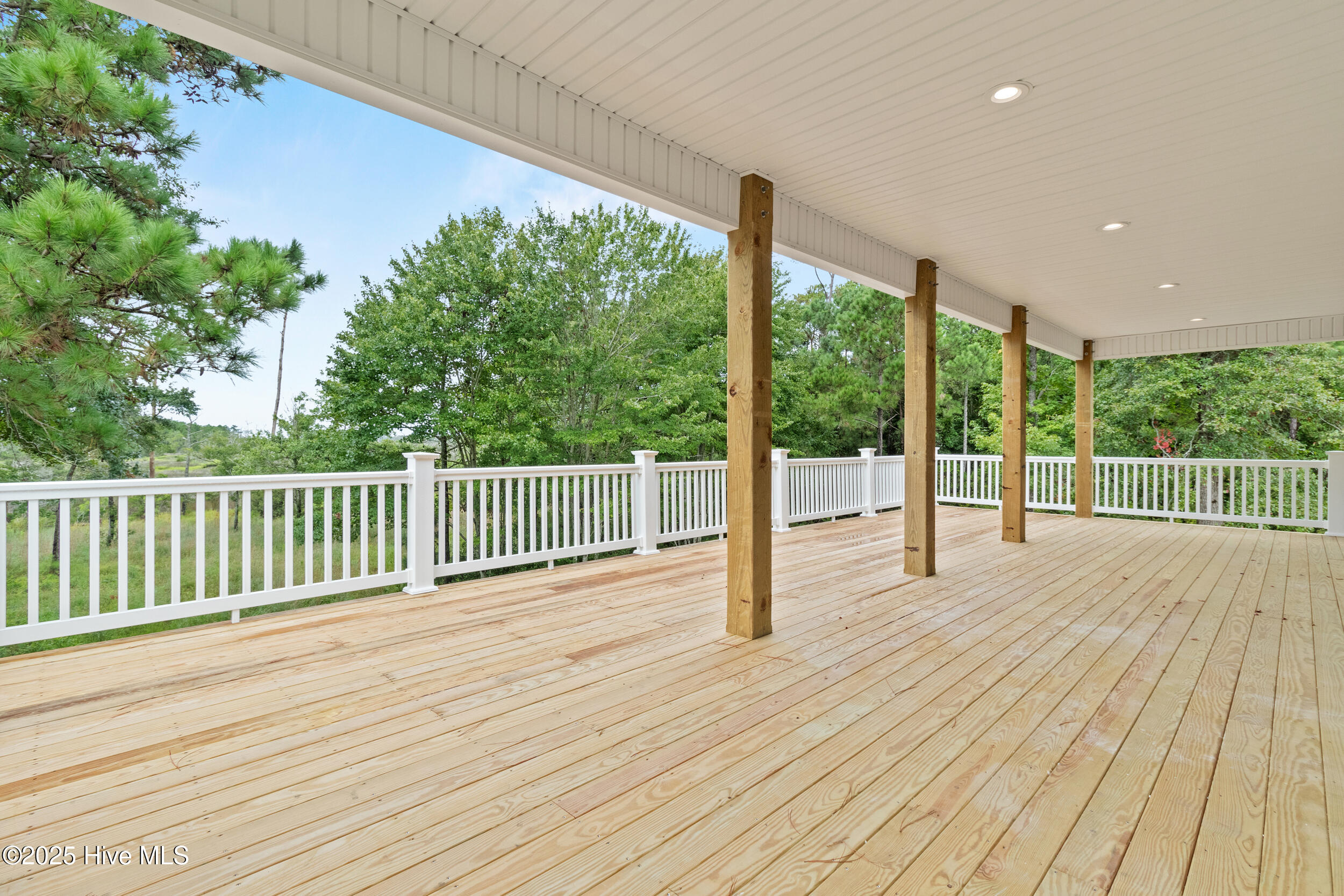 100524139 | Photo 49