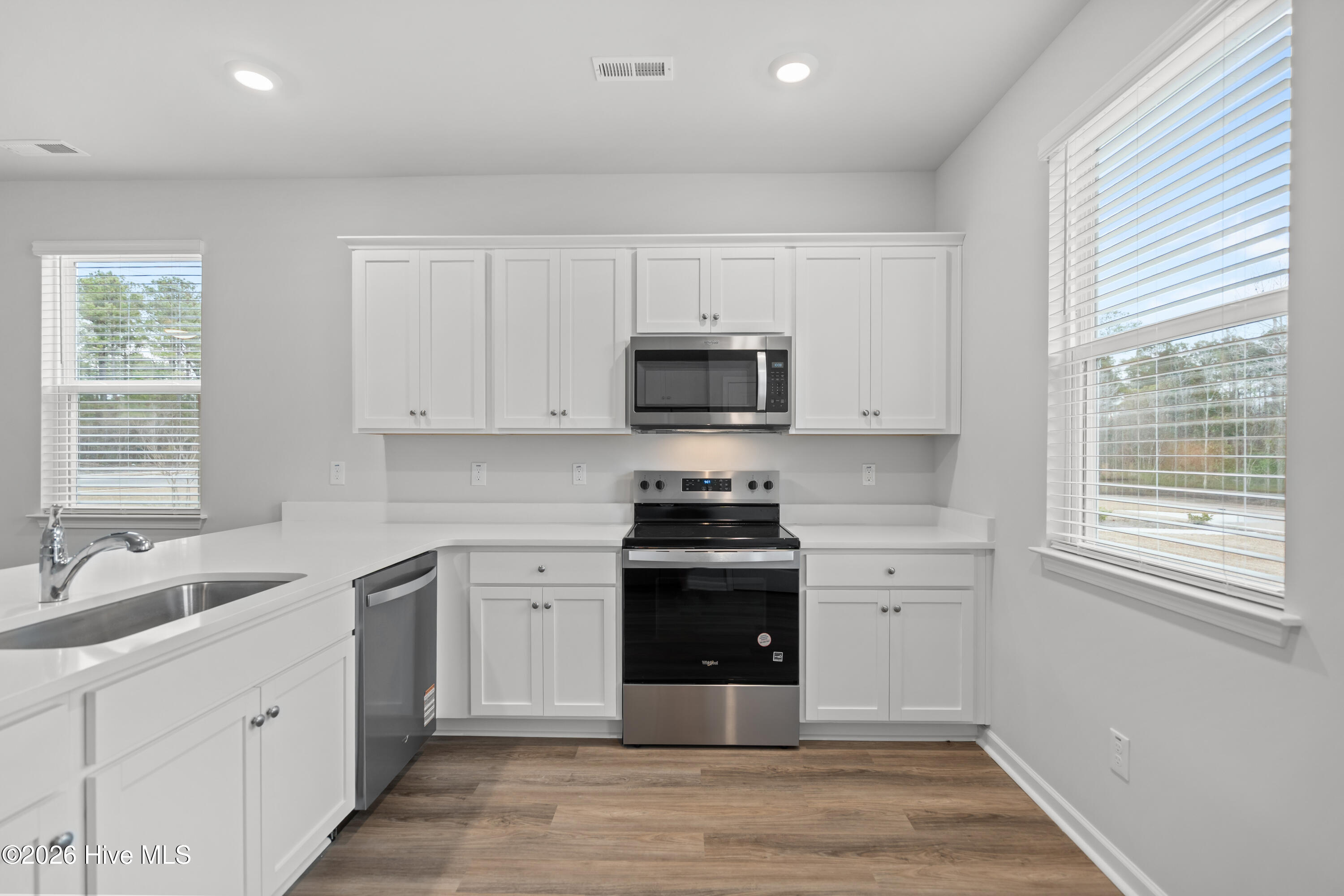 100555790 | Photo 16