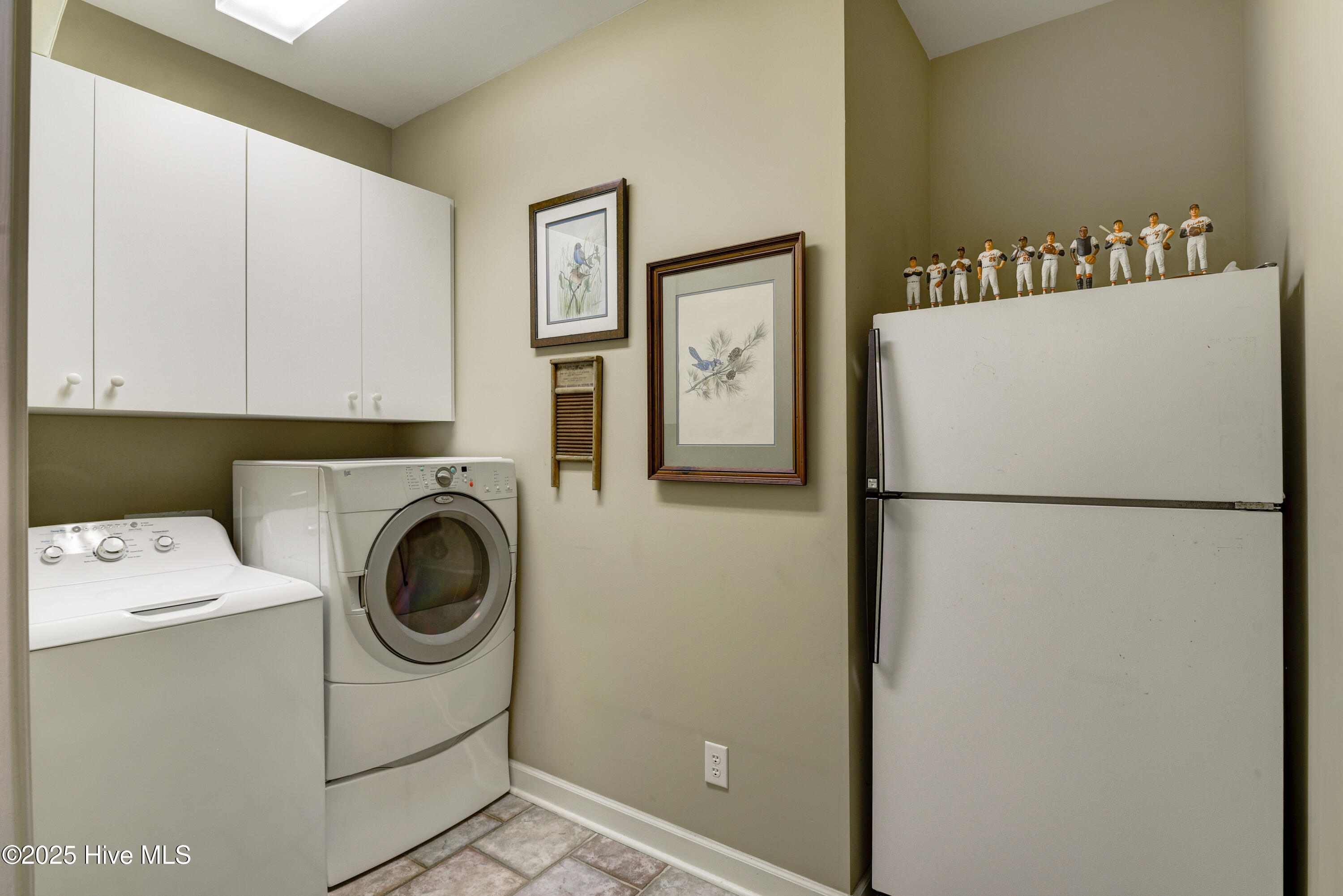 100547083 | Photo 23