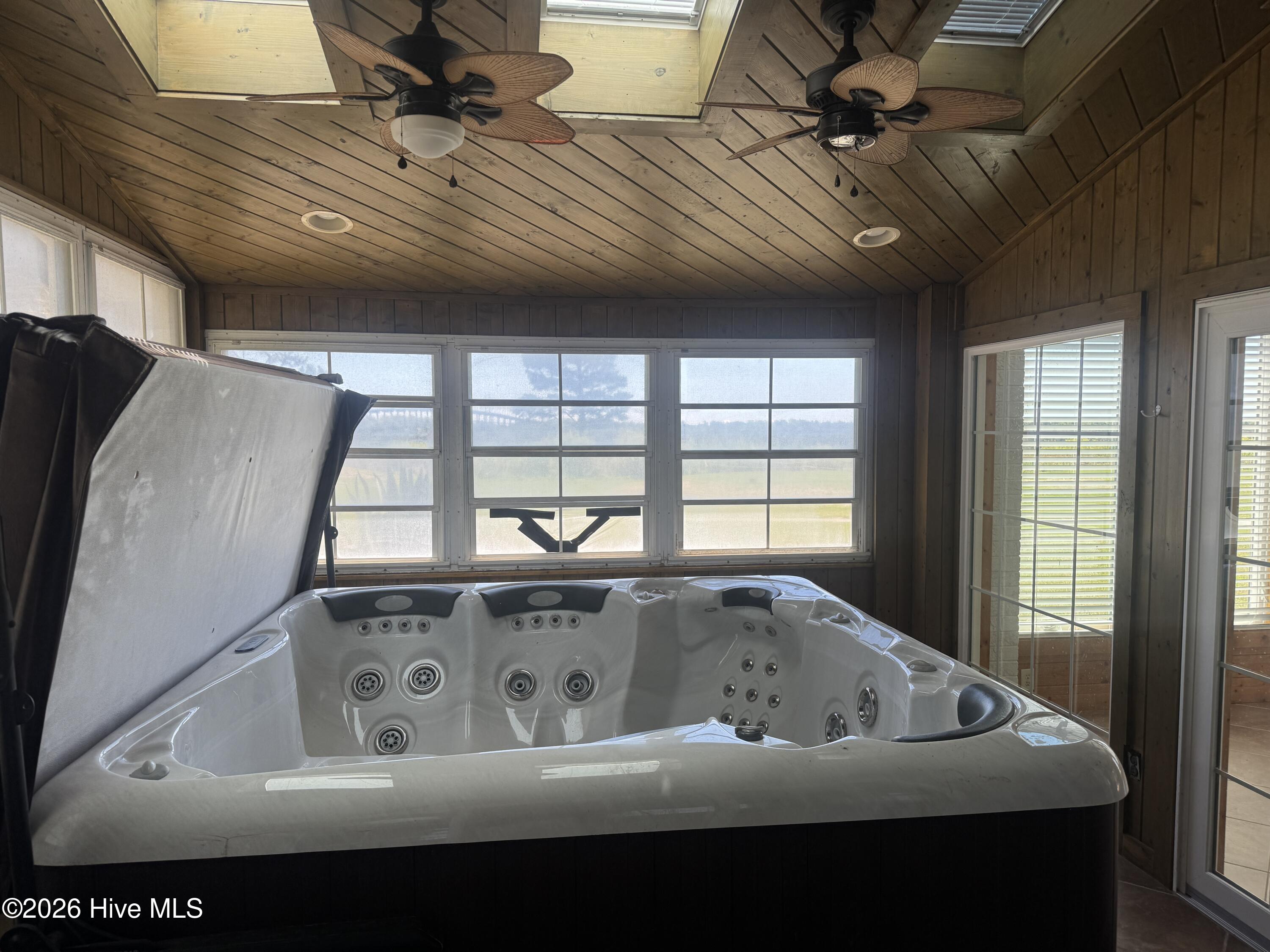 100567505 | Photo 25