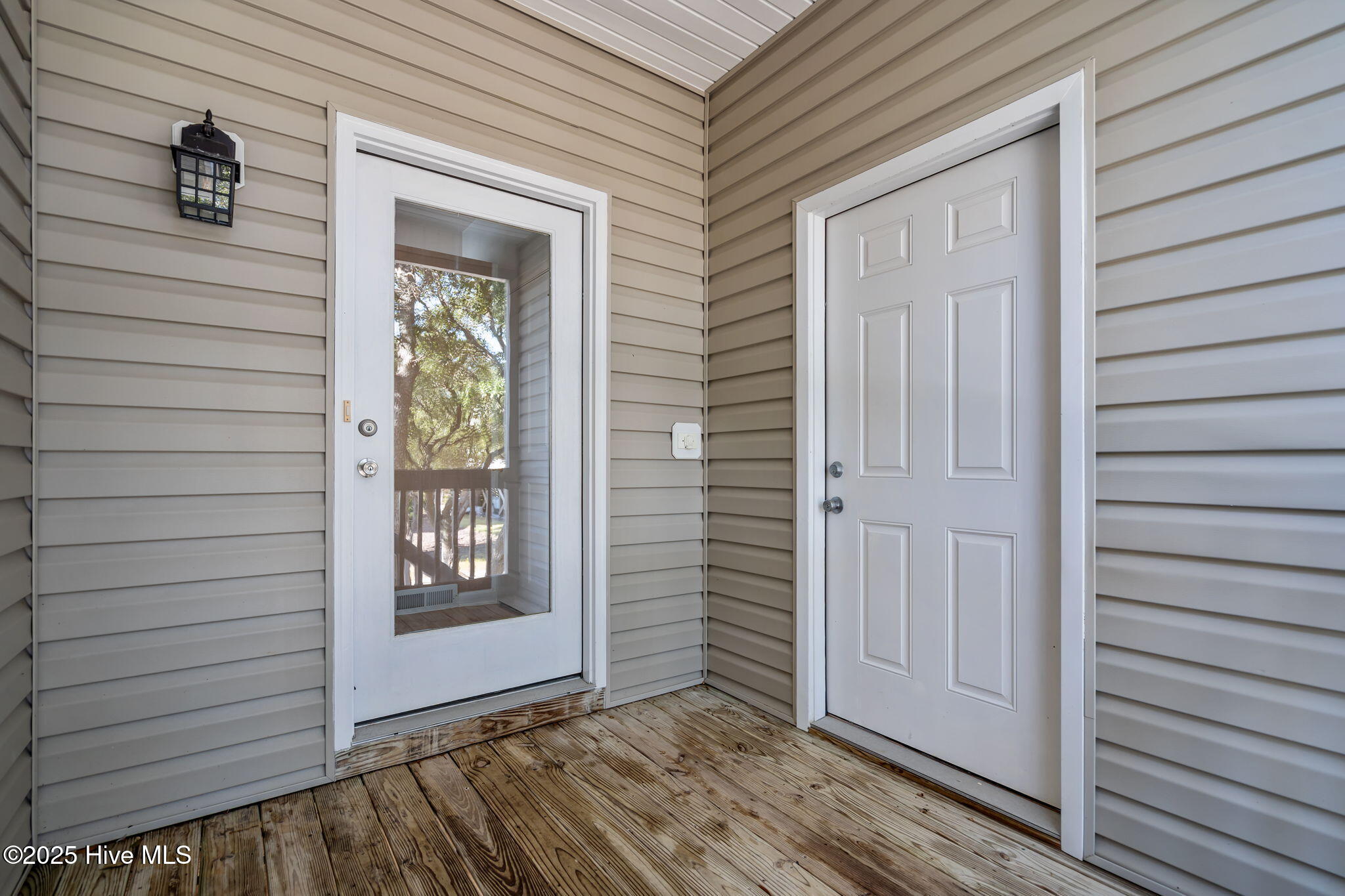 100542562 | Photo 41