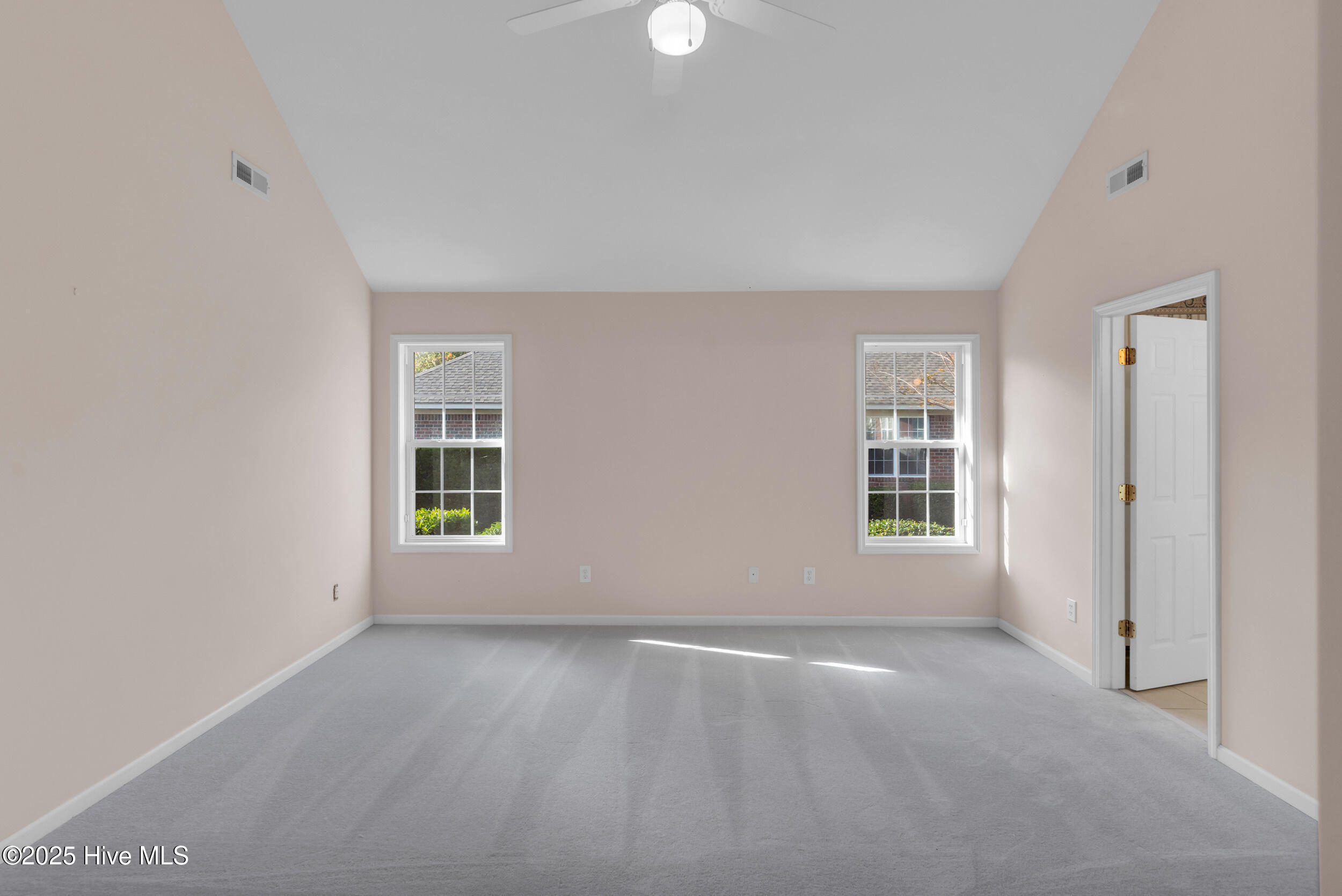 100540480 | Photo 23