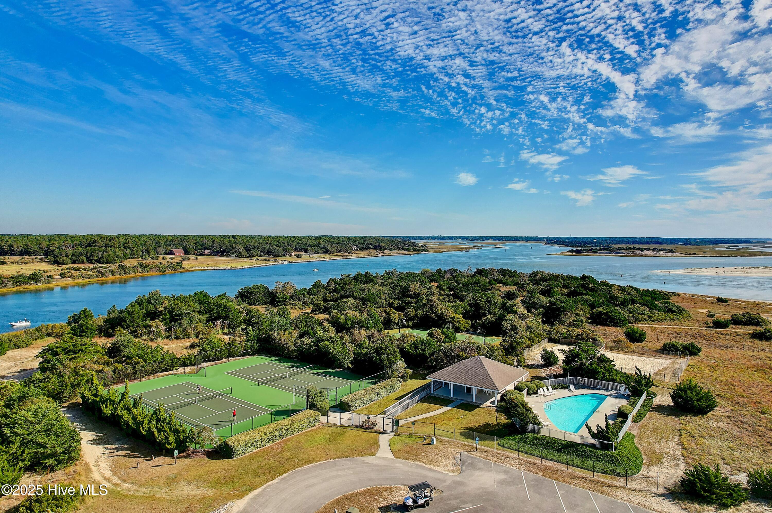 100536702 | Photo 151