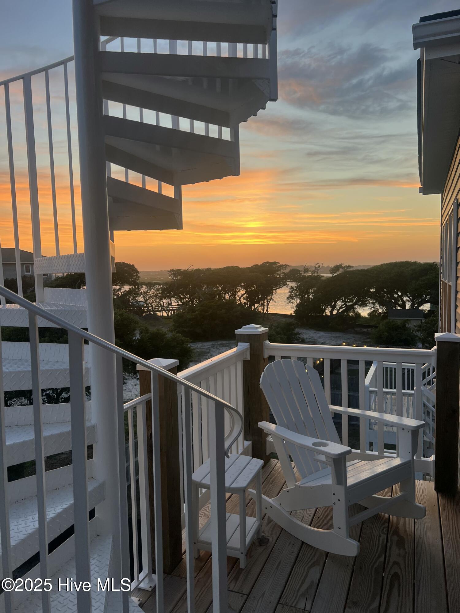 100498543 | Photo 121