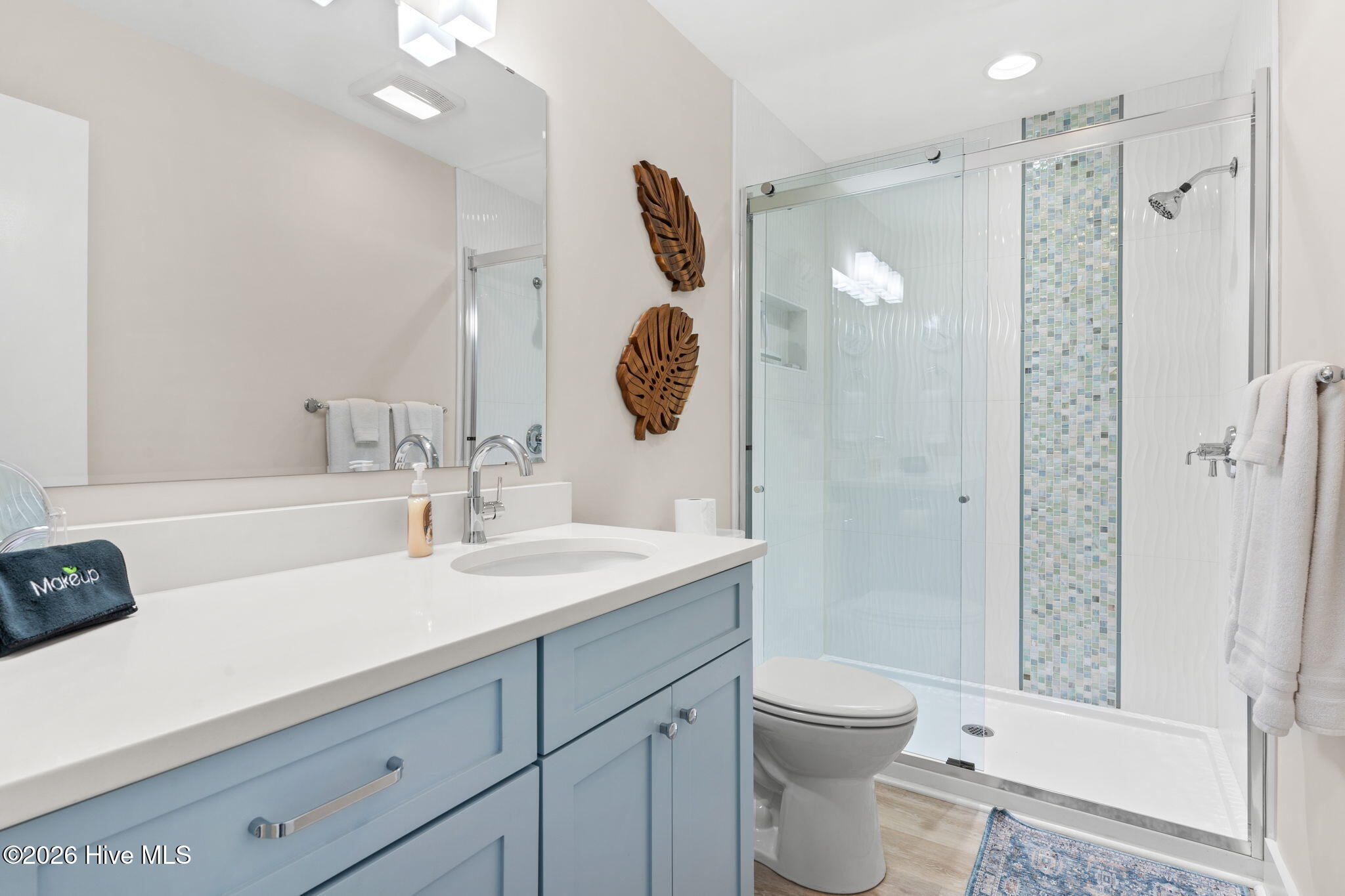 100562646 | Photo 32