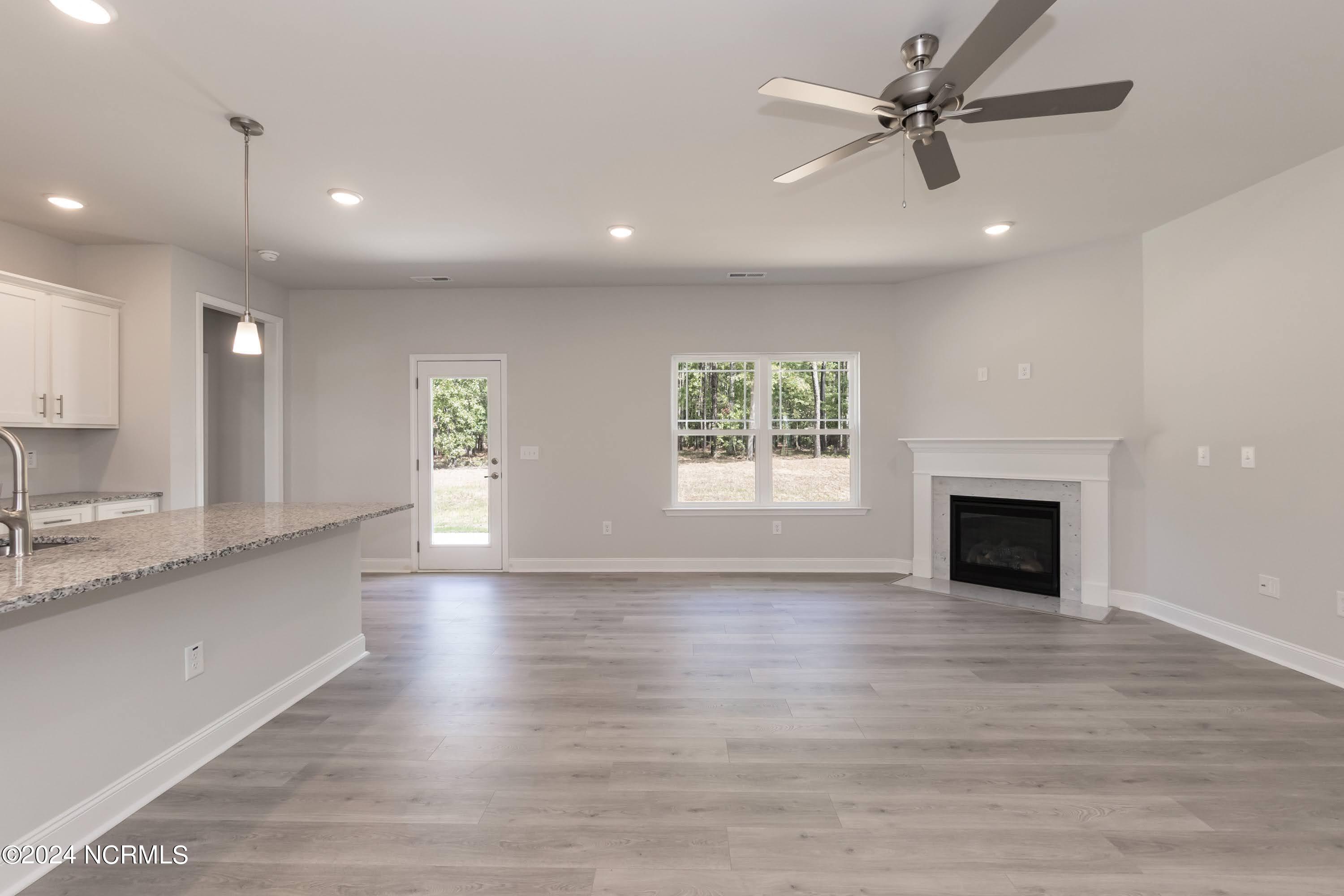 256 Nellie Lane, Swansboro, NC 28584 – photo 15: Living 04