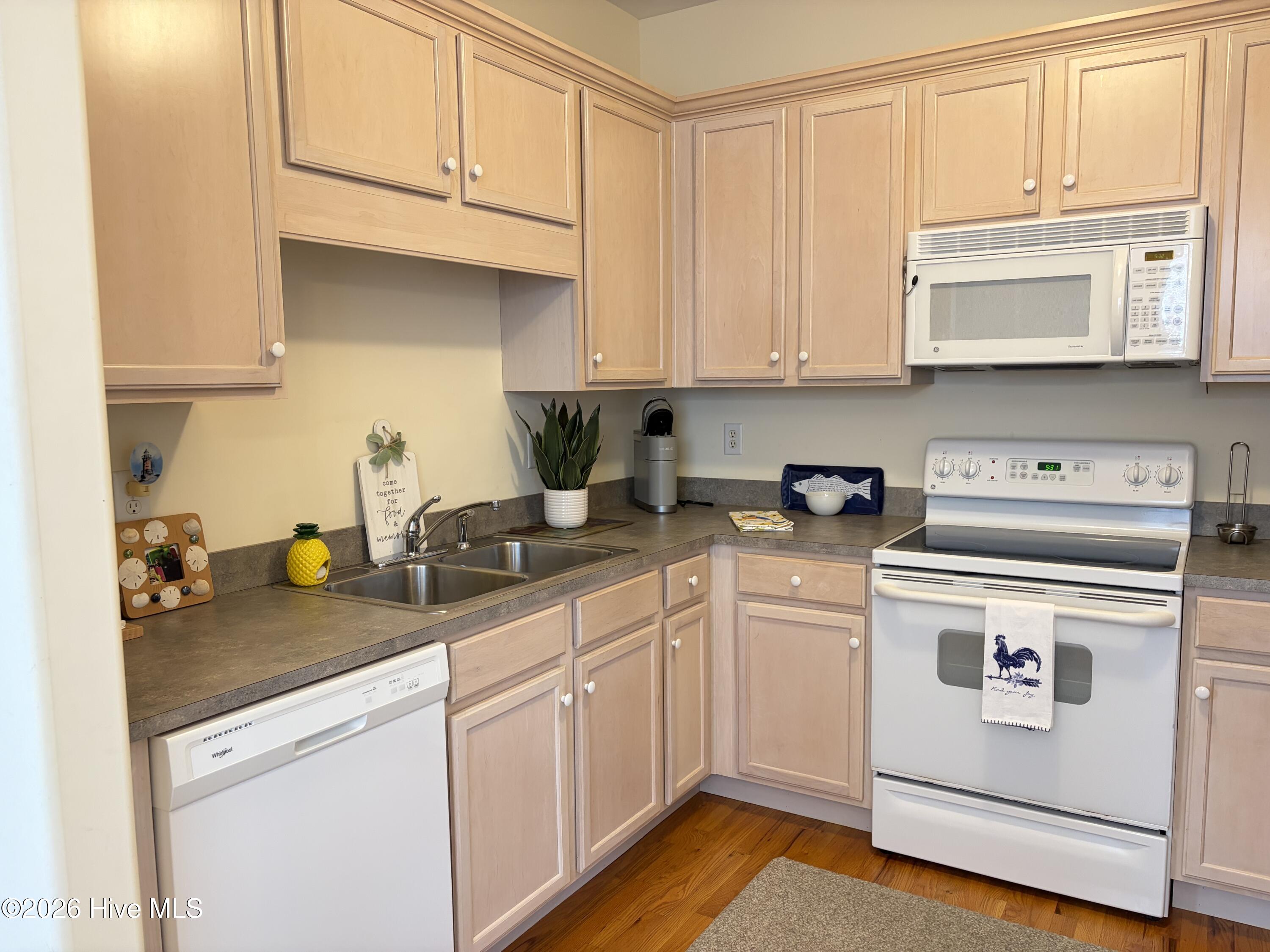 100550365 | Photo 17