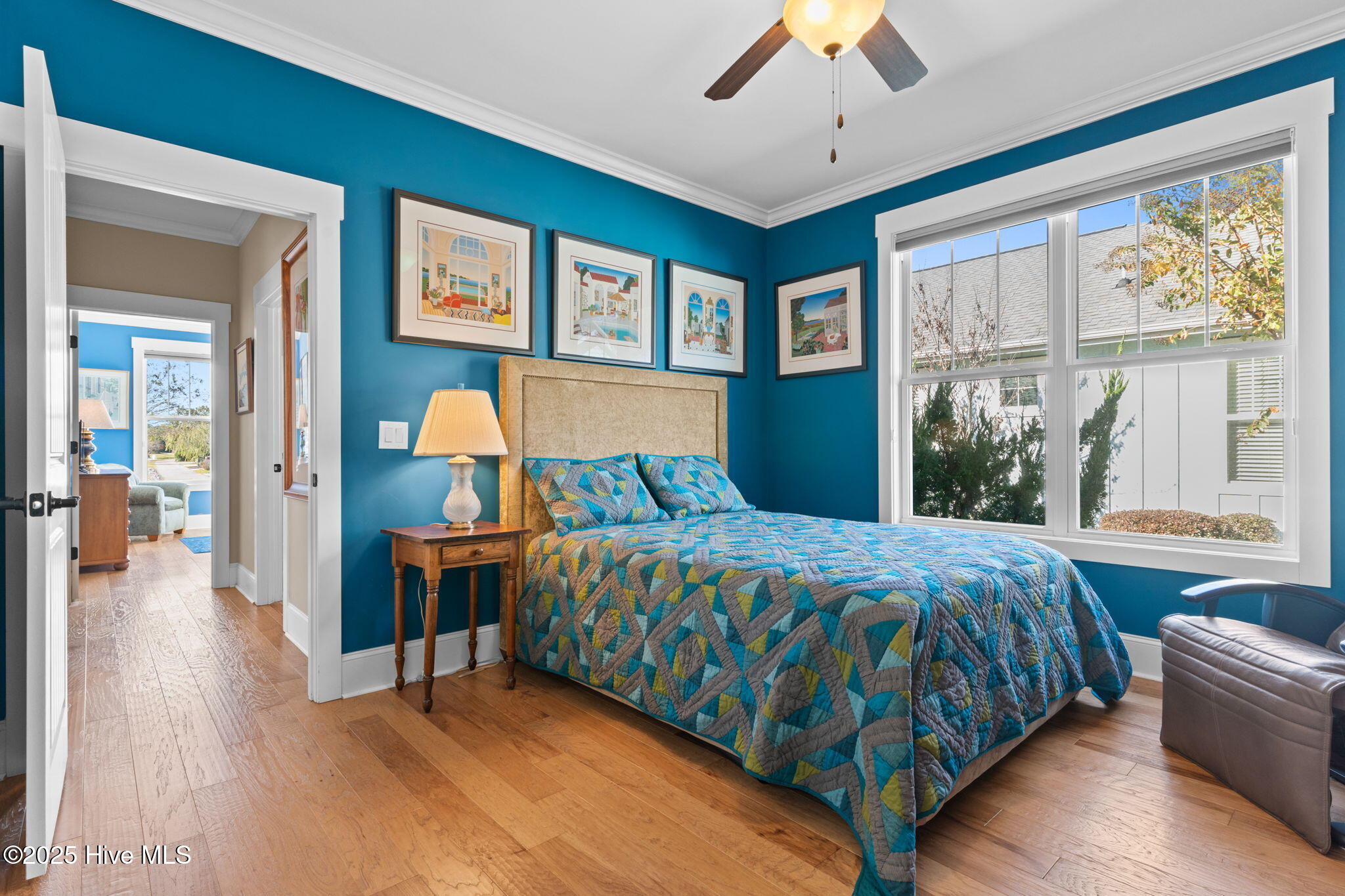 100569449 | Photo 45