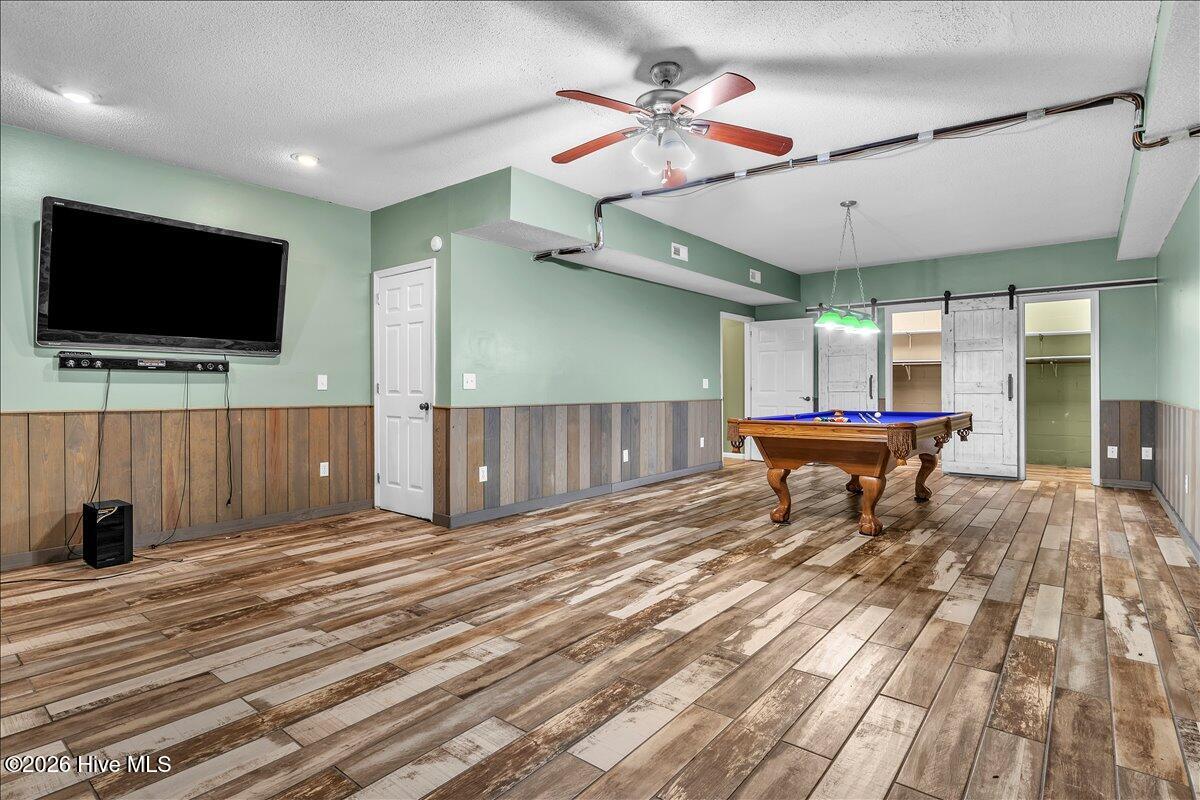 100566130 | Photo 25