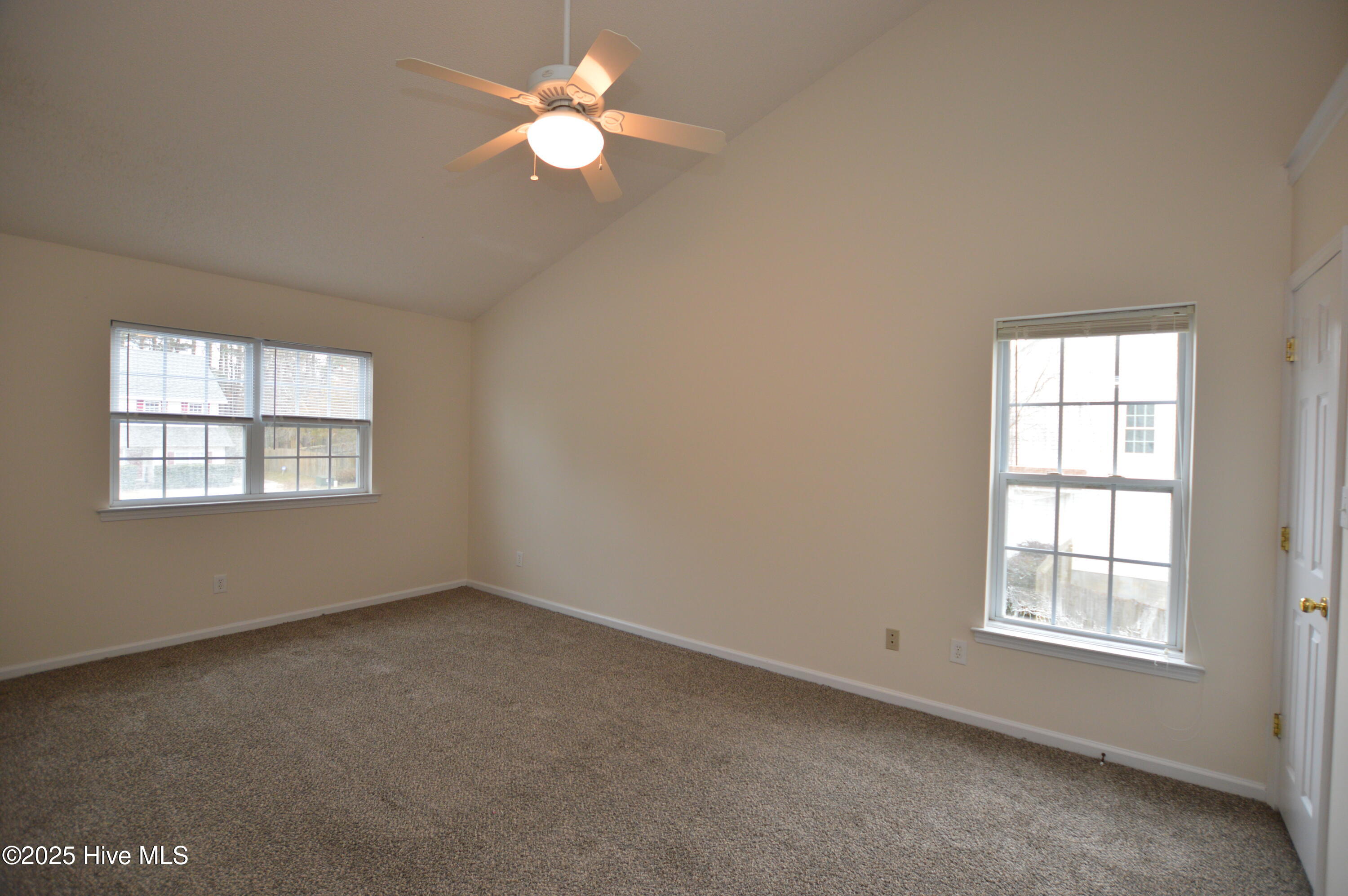 100532457 | Photo 20