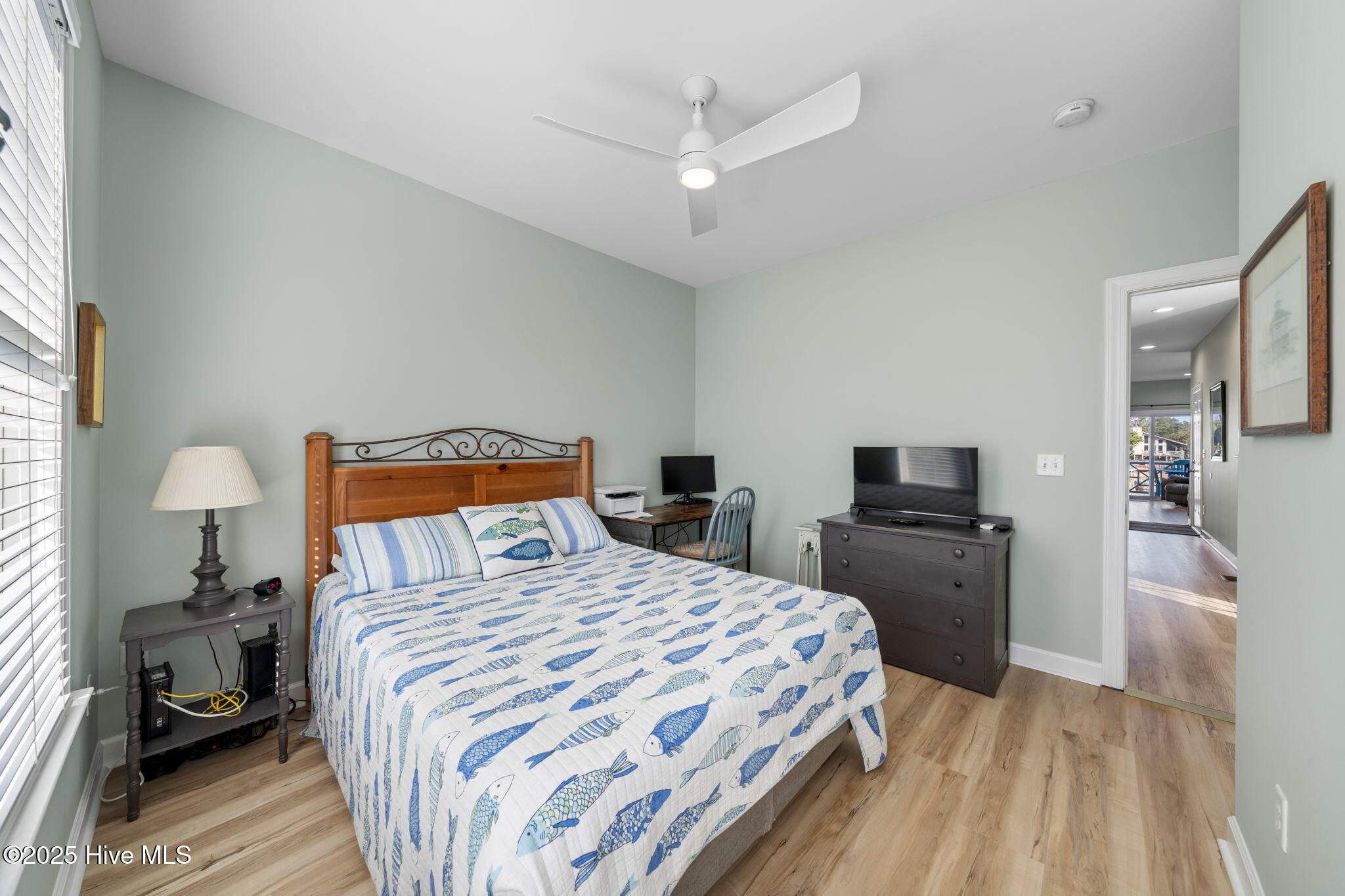 100526205 | Photo 55